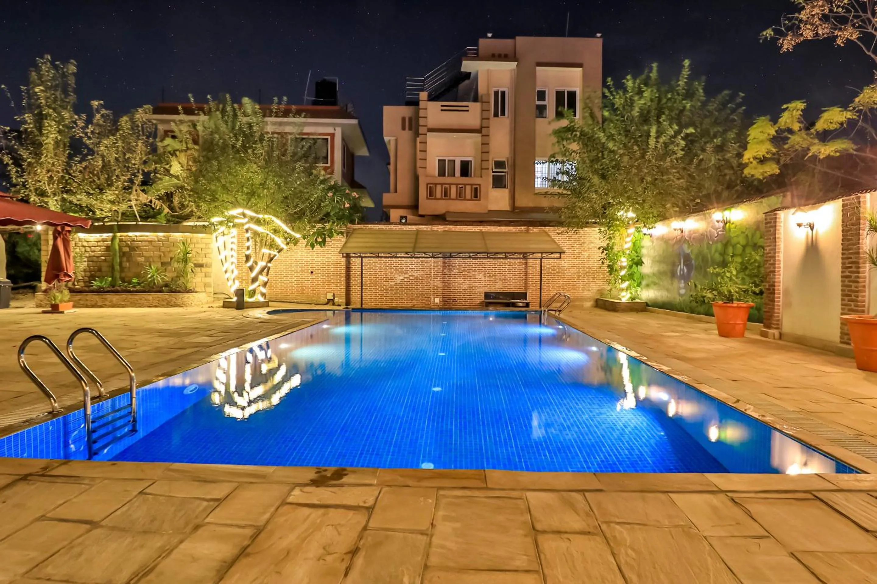 Swimming pool in Hotel Bhadgaon