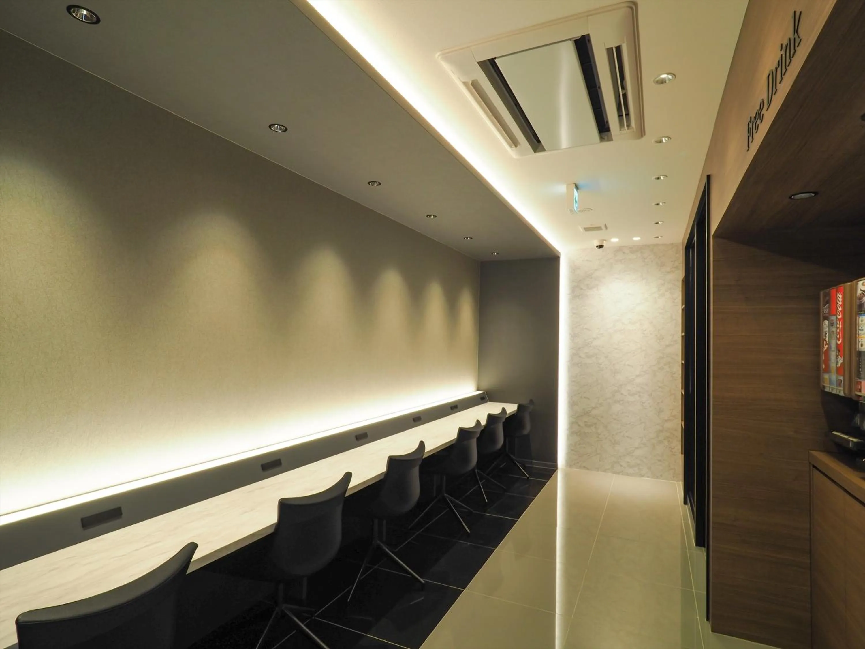 Area and facilities in Leo Yu Capsule Hotel Funabashi