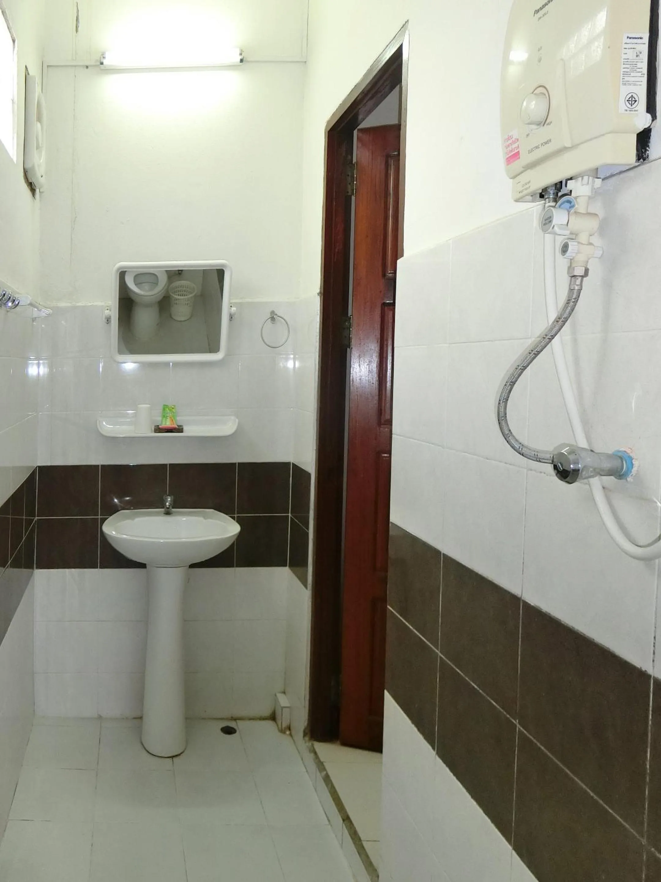 Bathroom in Villa Sisavad Guesthouse