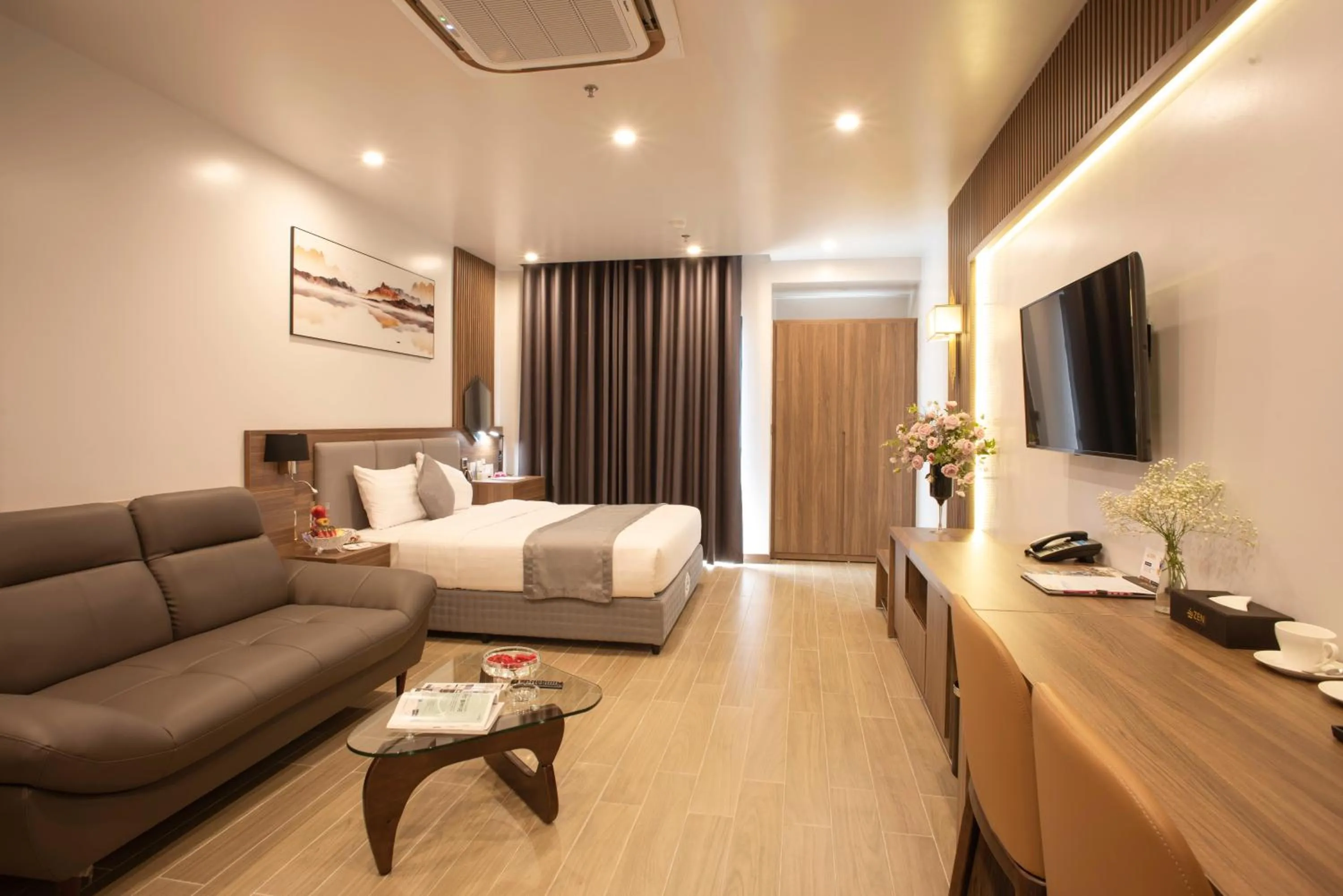 Patio, Bed in ZEN RIVERSIDE HOTEL & RESIDENCES