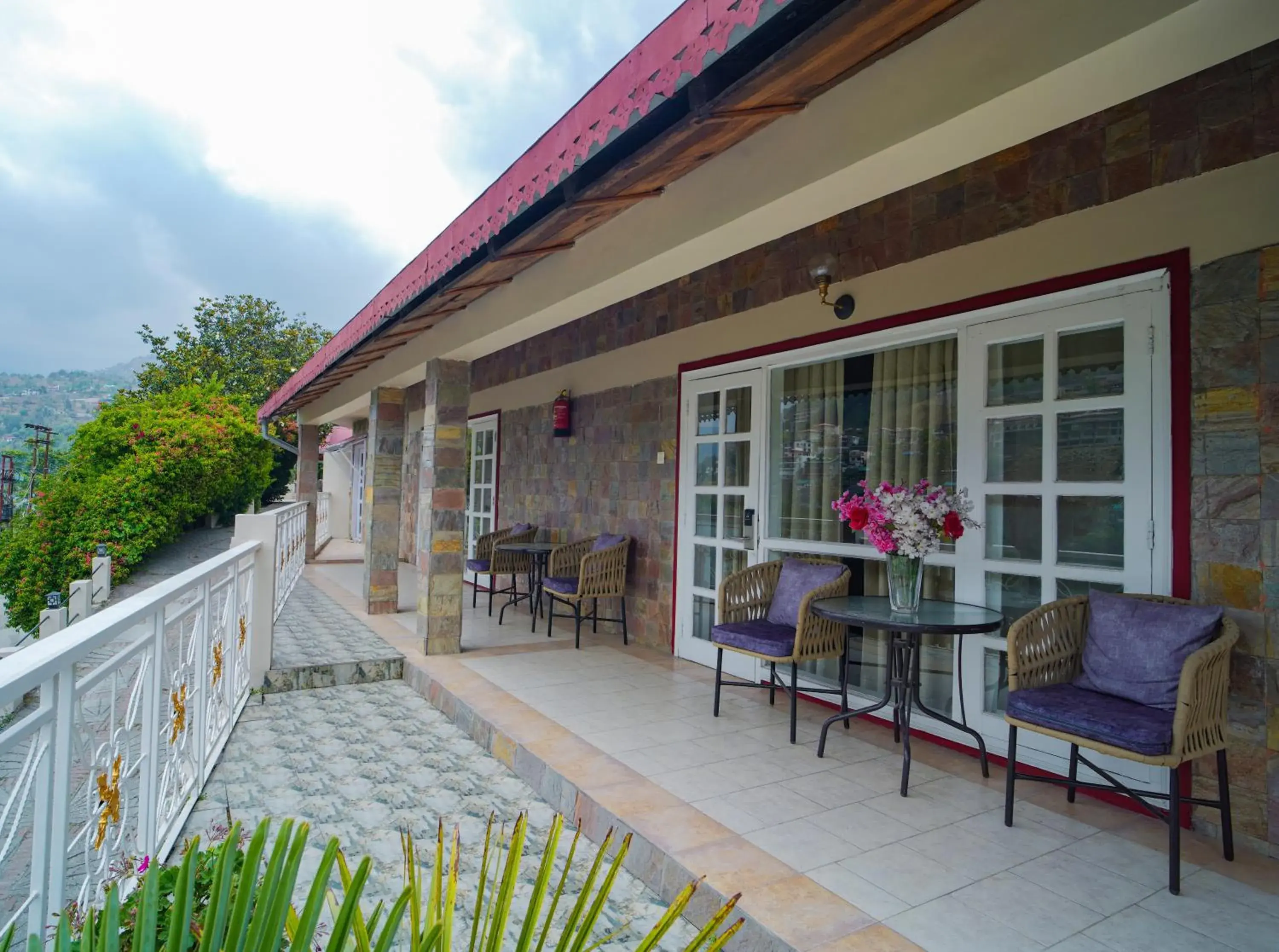 Day in Neelesh Inn- A Luxury Lake View Hotel- 20 kms from Nainital Day in Neelesh Inn- A Luxury Lake View Hotel- 20 kms from Nainital