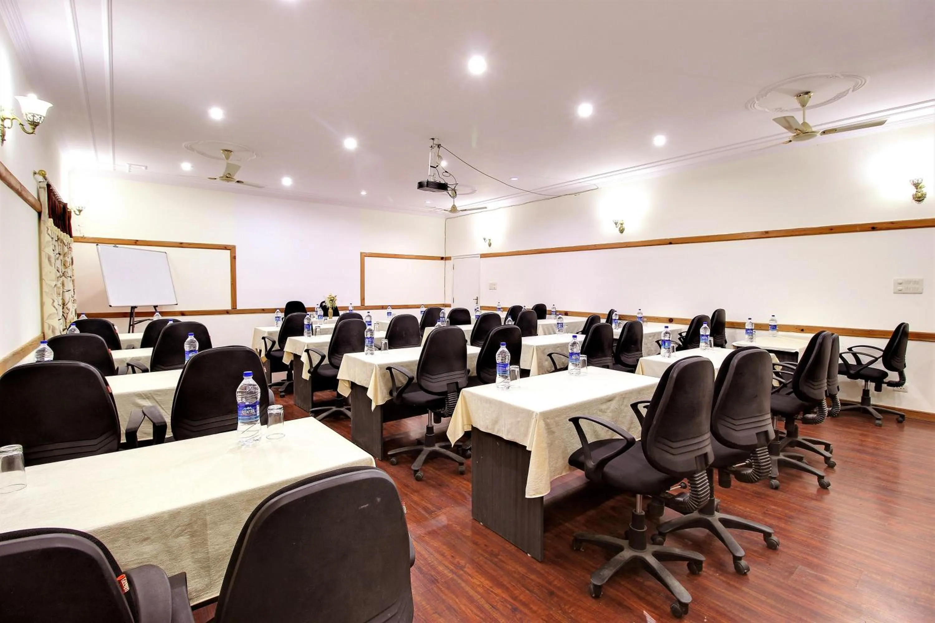 Business facilities in Neelesh Inn- A Luxury Lake View Hotel- 20 kms from Nainital