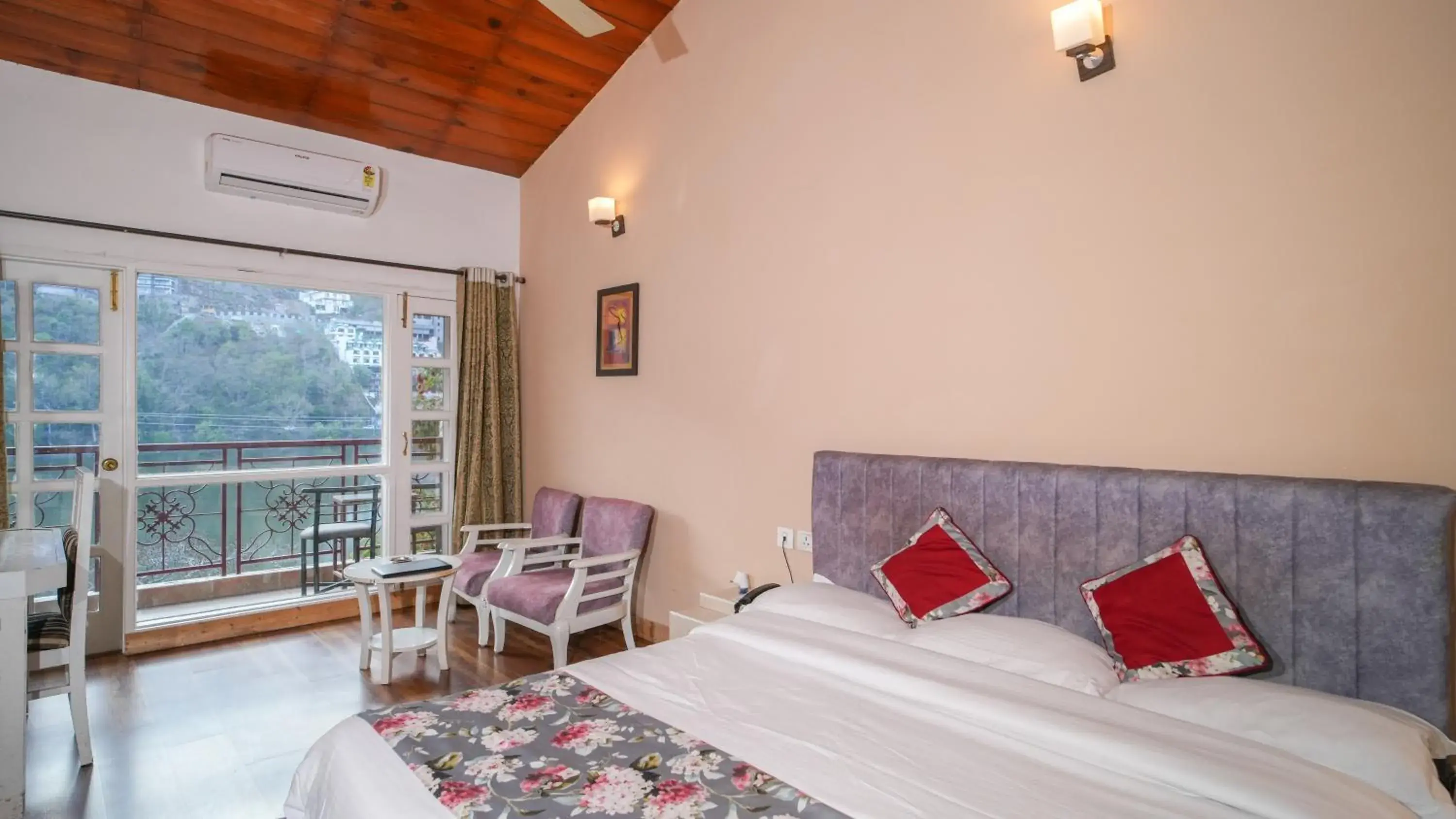 Bed in Neelesh Inn- A Luxury Lake View Hotel- 20 kms from Nainital Bed in Neelesh Inn- A Luxury Lake View Hotel- 20 kms from Nainital