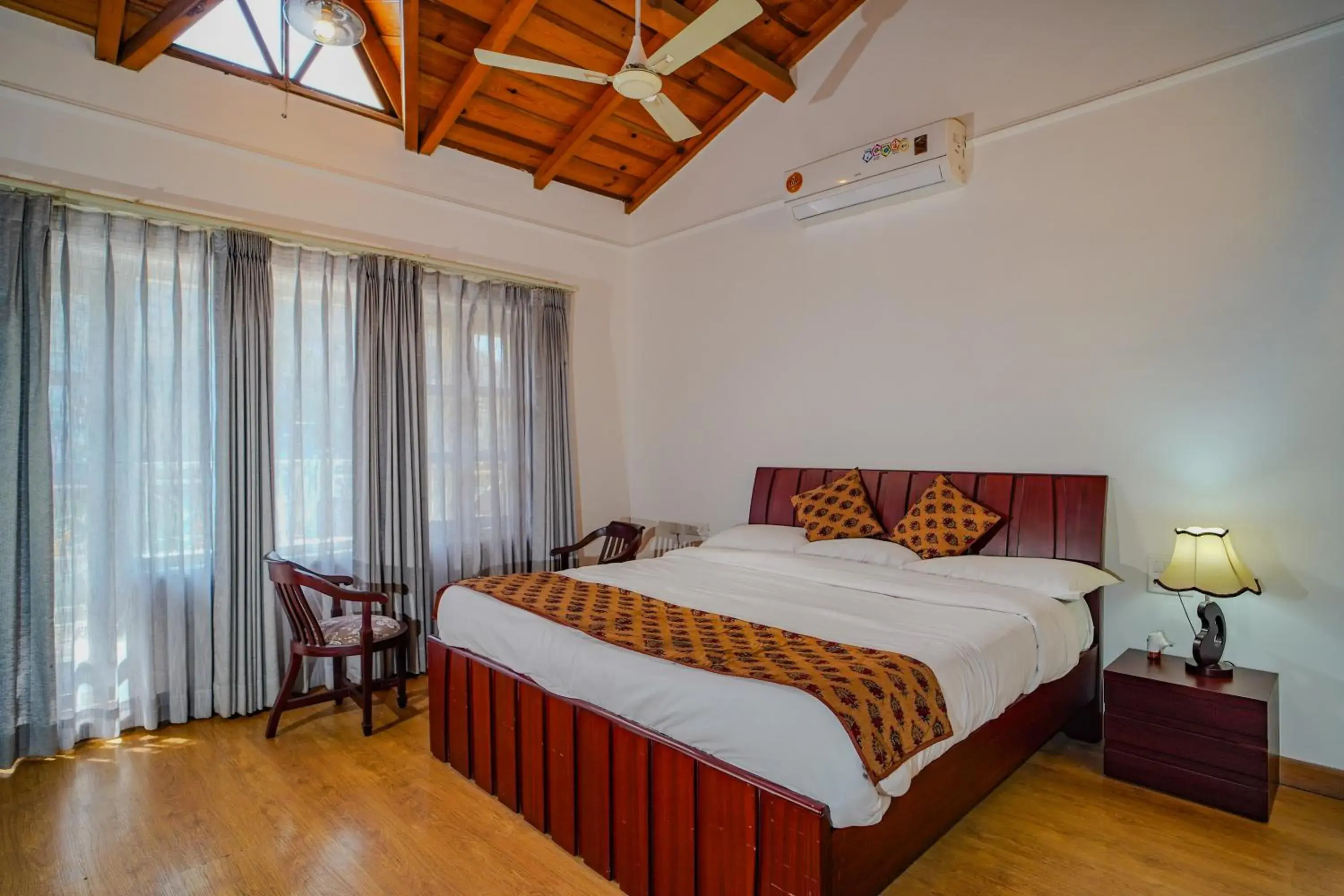 Bed in Neelesh Inn- A Luxury Lake View Hotel- 20 kms from Nainital Bed in Neelesh Inn- A Luxury Lake View Hotel- 20 kms from Nainital