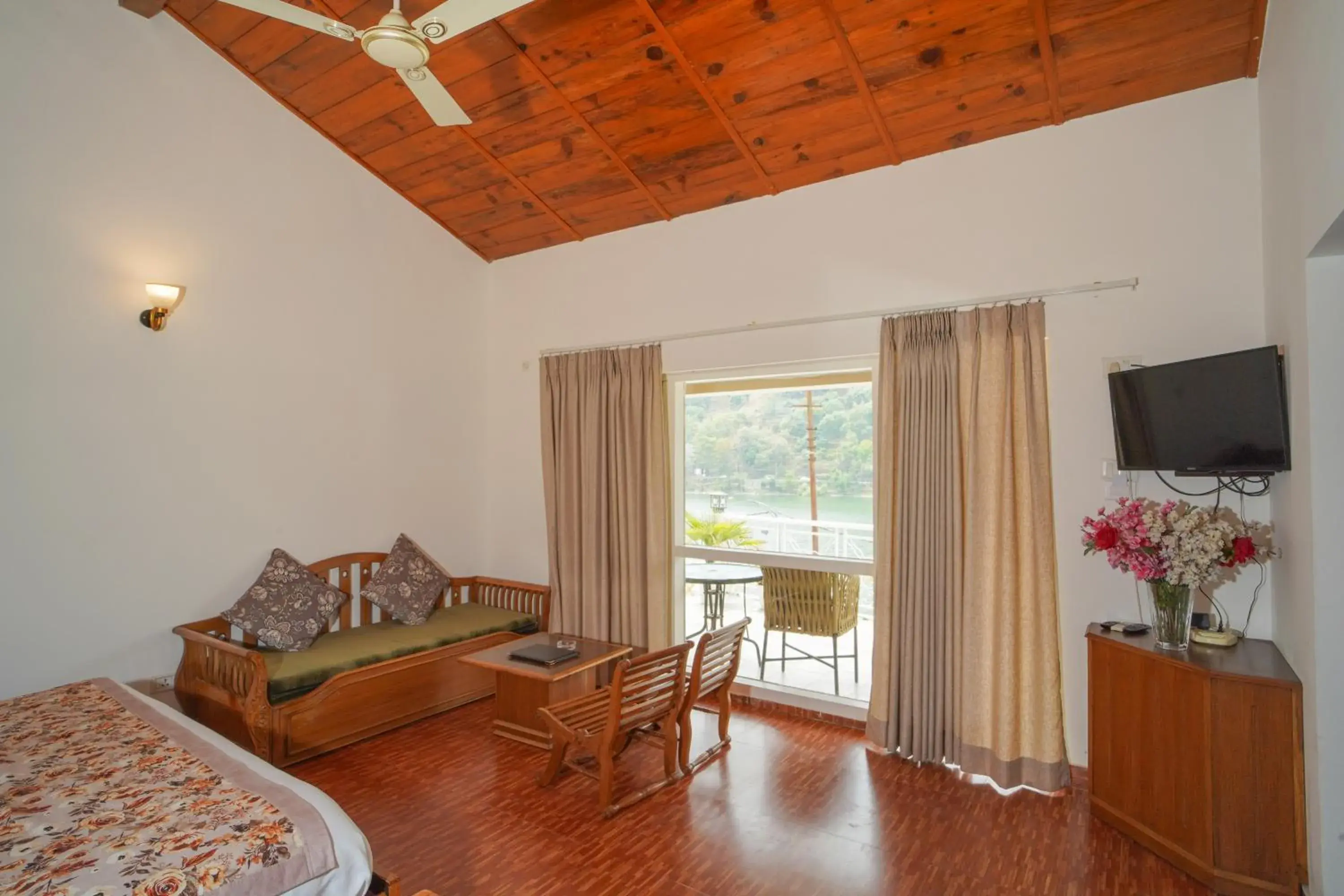 Bed in Neelesh Inn- A Luxury Lake View Hotel- 20 kms from Nainital Bed in Neelesh Inn- A Luxury Lake View Hotel- 20 kms from Nainital