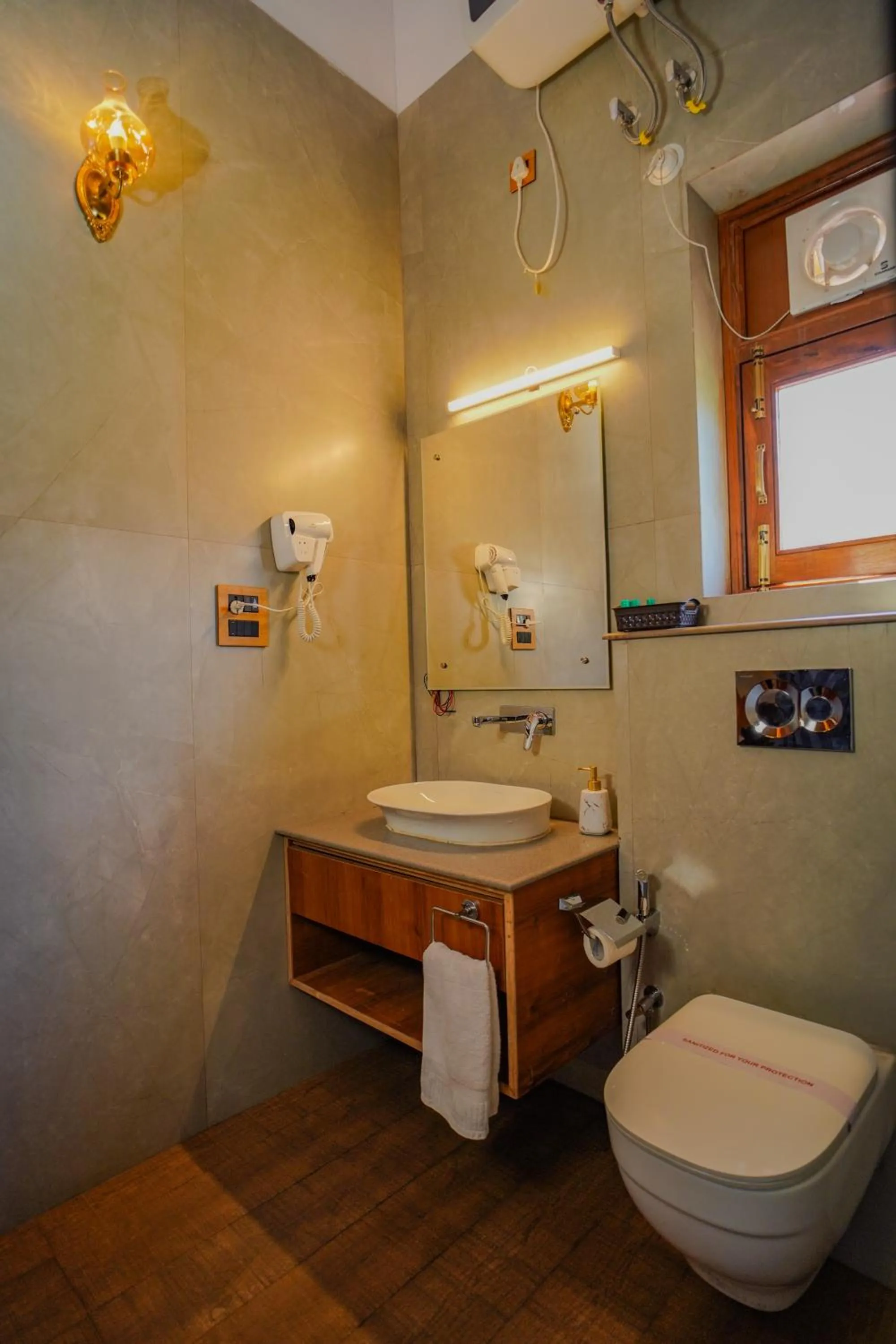 Toilet in Neelesh Inn- A Luxury Lake View Hotel- 20 kms from Nainital