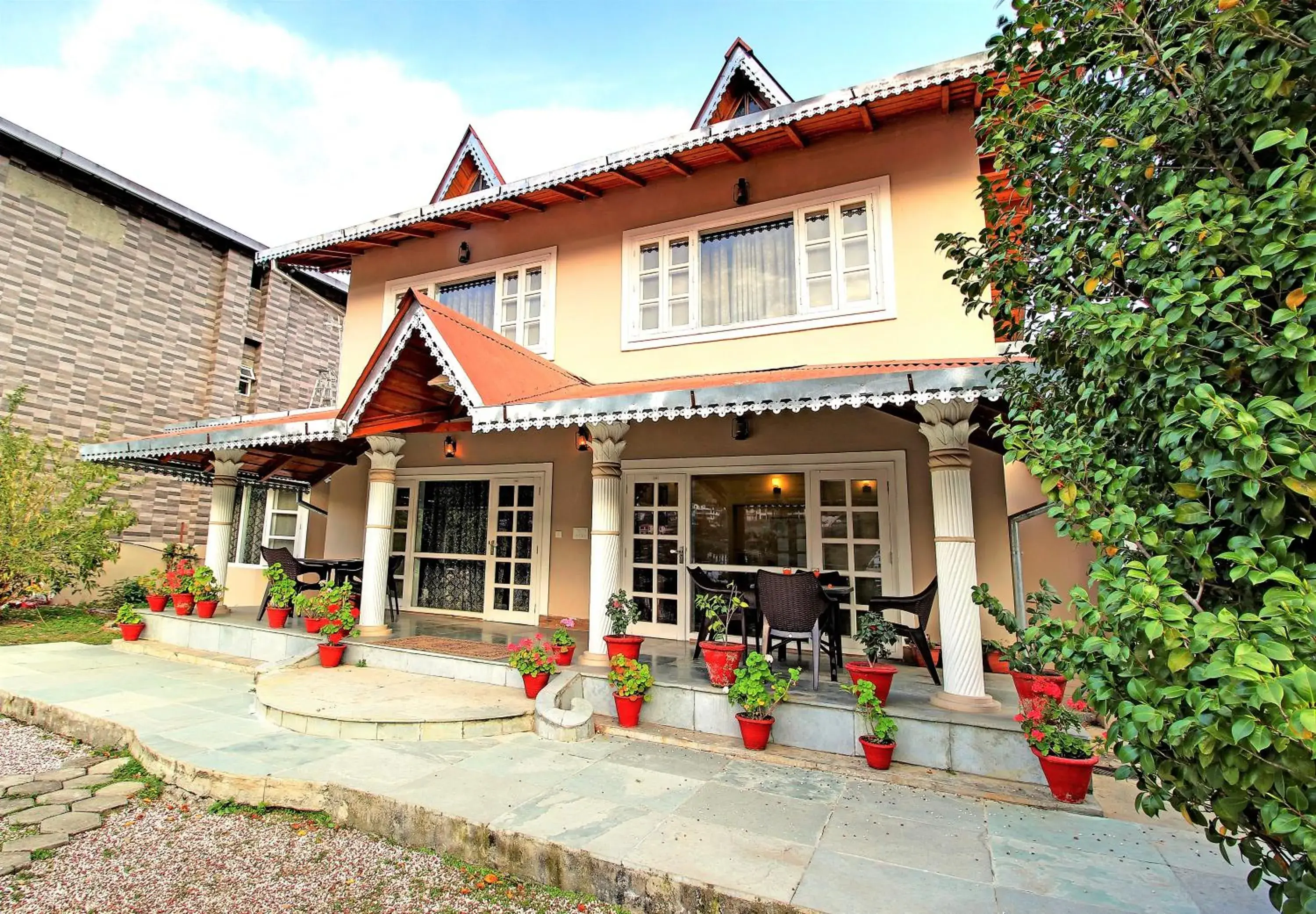 Property building in Neelesh Inn- A Luxury Lake View Hotel- 20 kms from Nainital Property building in Neelesh Inn- A Luxury Lake View Hotel- 20 kms from Nainital