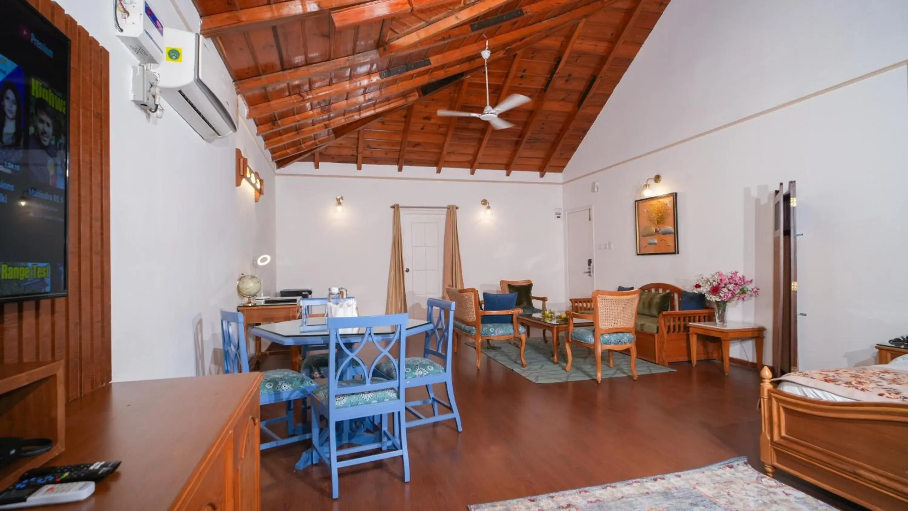 TV and multimedia in Neelesh Inn- A Luxury Lake View Hotel- 20 kms from Nainital TV and multimedia in Neelesh Inn- A Luxury Lake View Hotel- 20 kms from Nainital