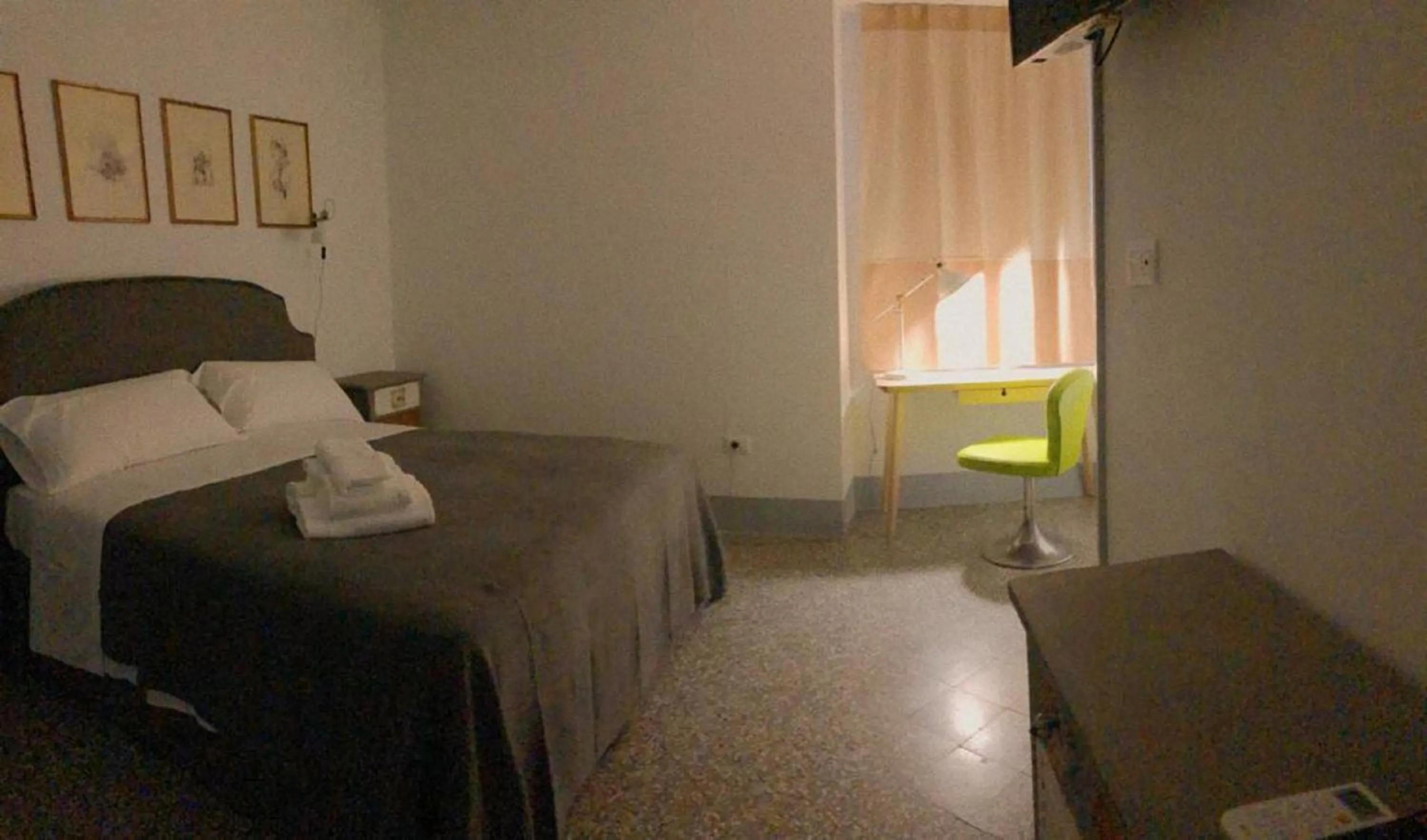 Photo of the whole room, Bed in Torre Tresca 2