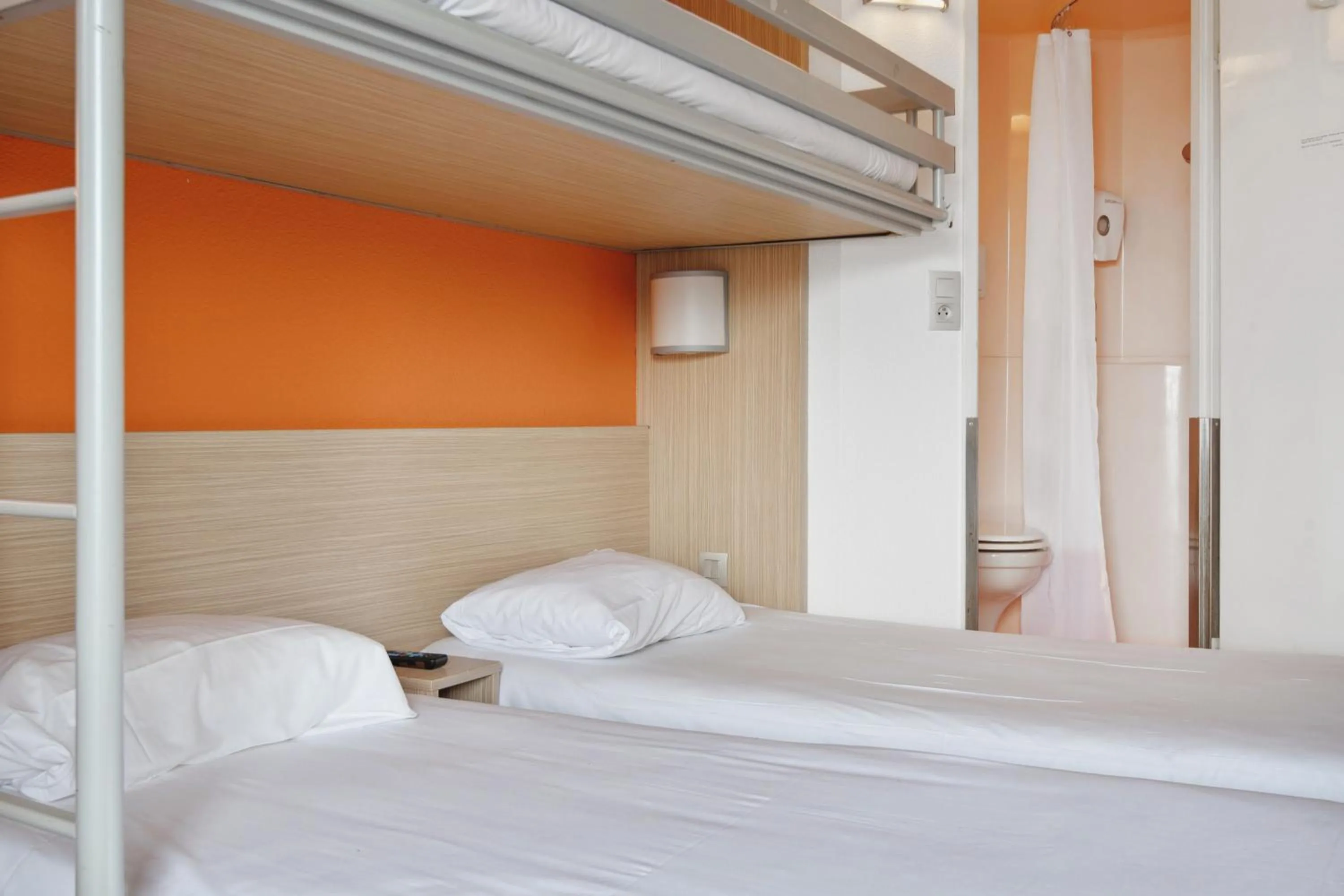 Bed in Premiere Classe Lyon Est - Bron Eurexpo