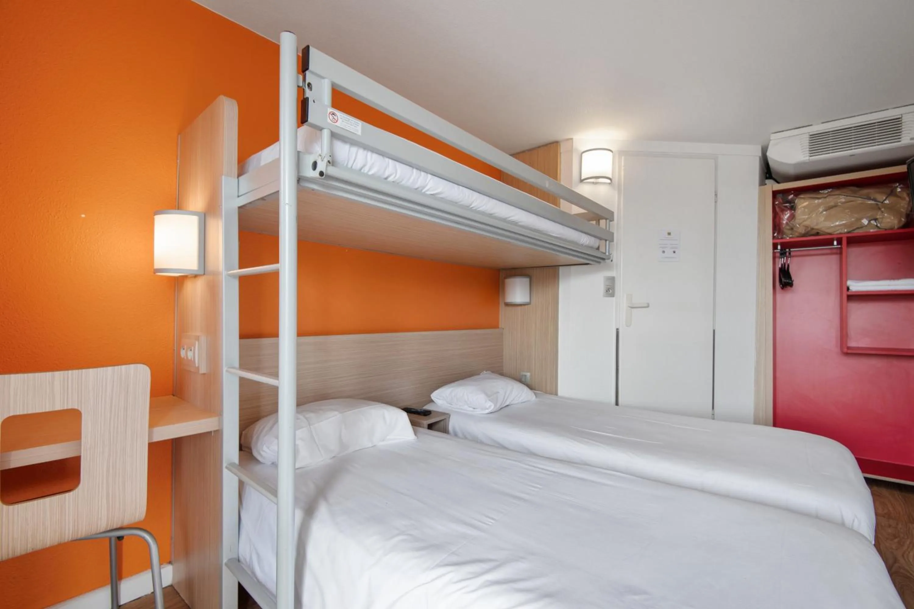 bunk bed, Bed in Premiere Classe Lyon Est - Bron Eurexpo