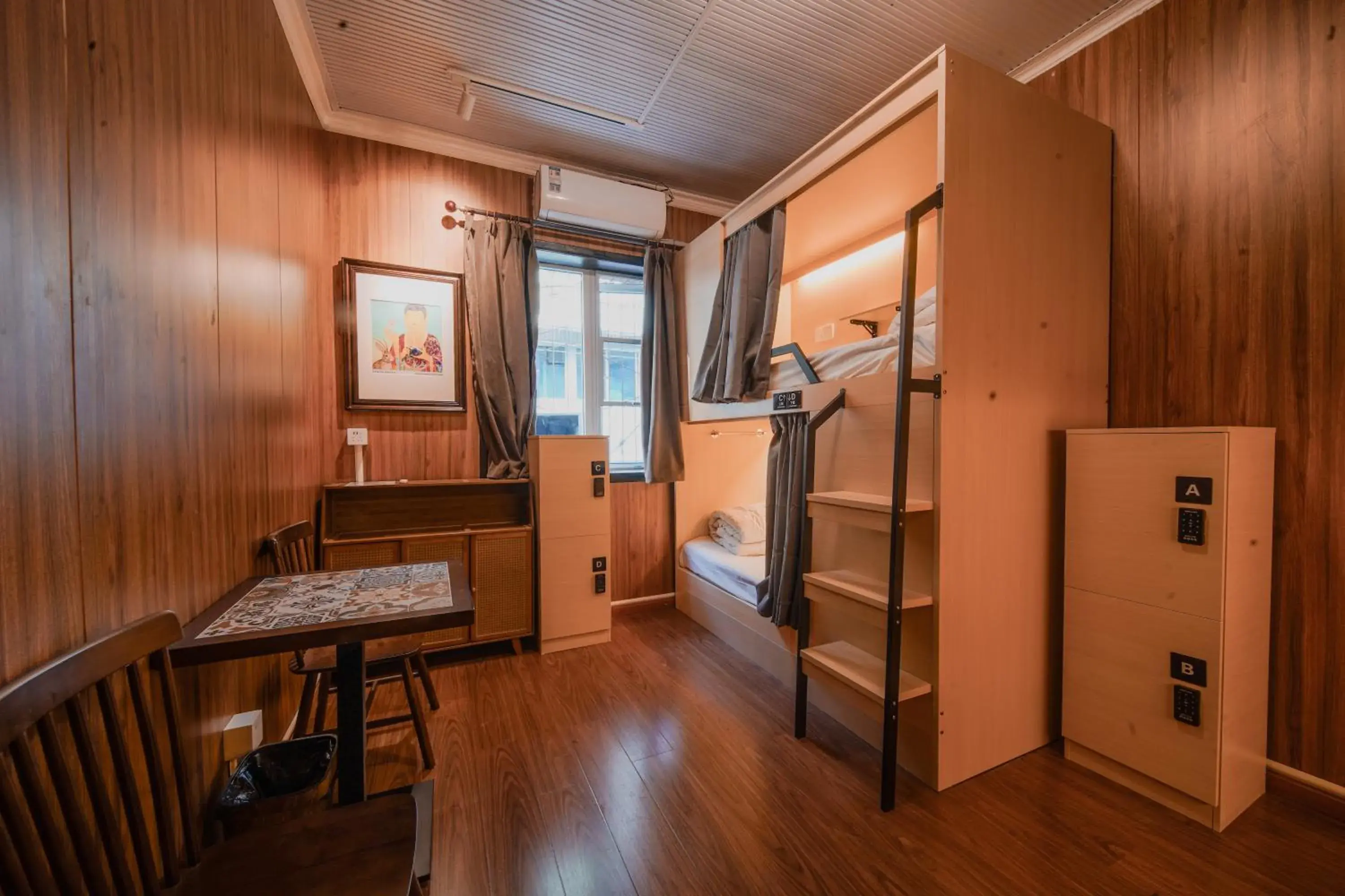 Family Room with Shared Bathroom in POSHPACKER - Chengdu Mix Hostel - Cicada Zen Yard Family Room with Shared Bathroom in POSHPACKER - Chengdu Mix Hostel - Cicada Zen Yard