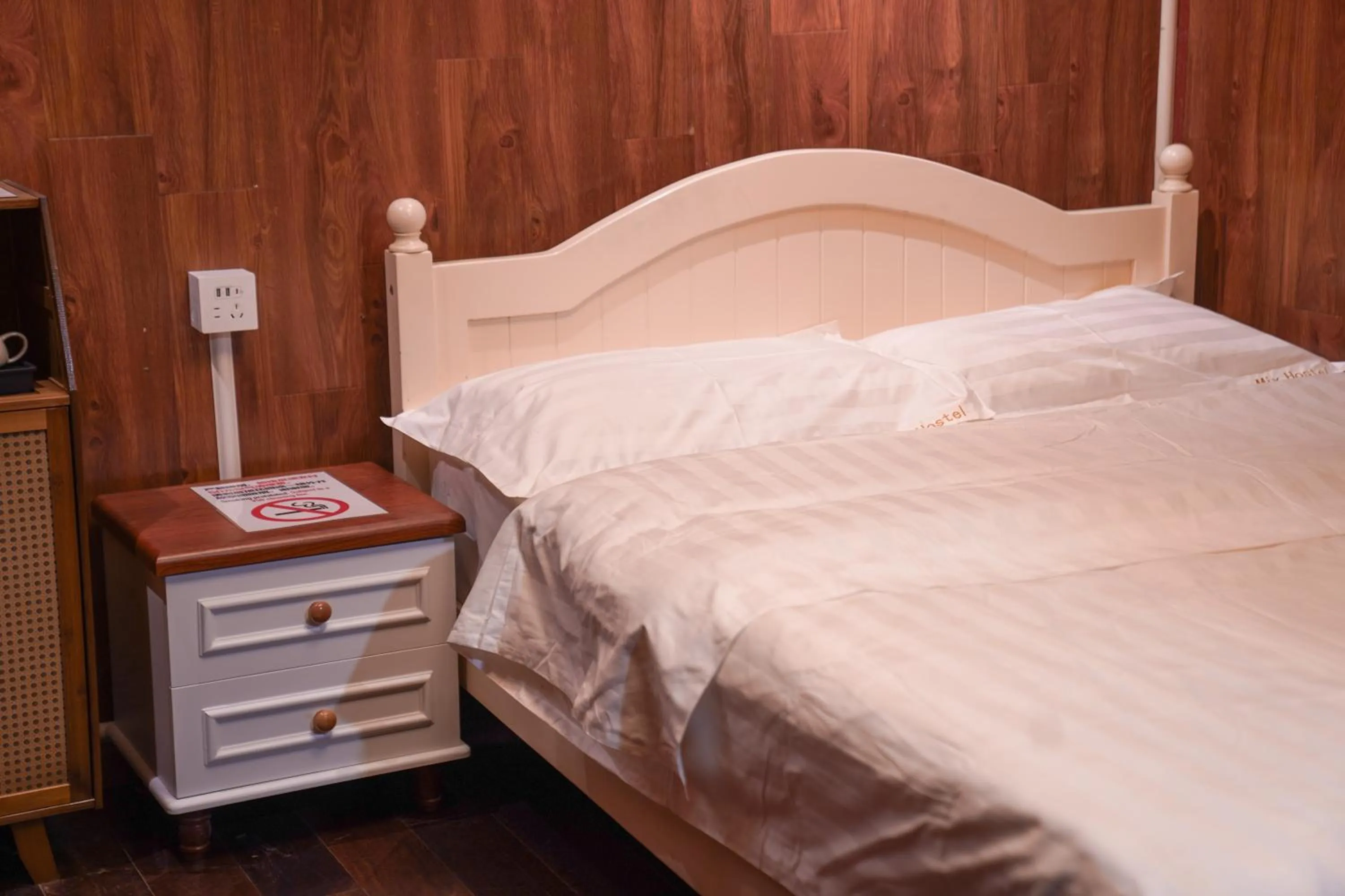 Bedroom, Bed in POSHPACKER - Chengdu Mix Hostel - Cicada Zen Yard