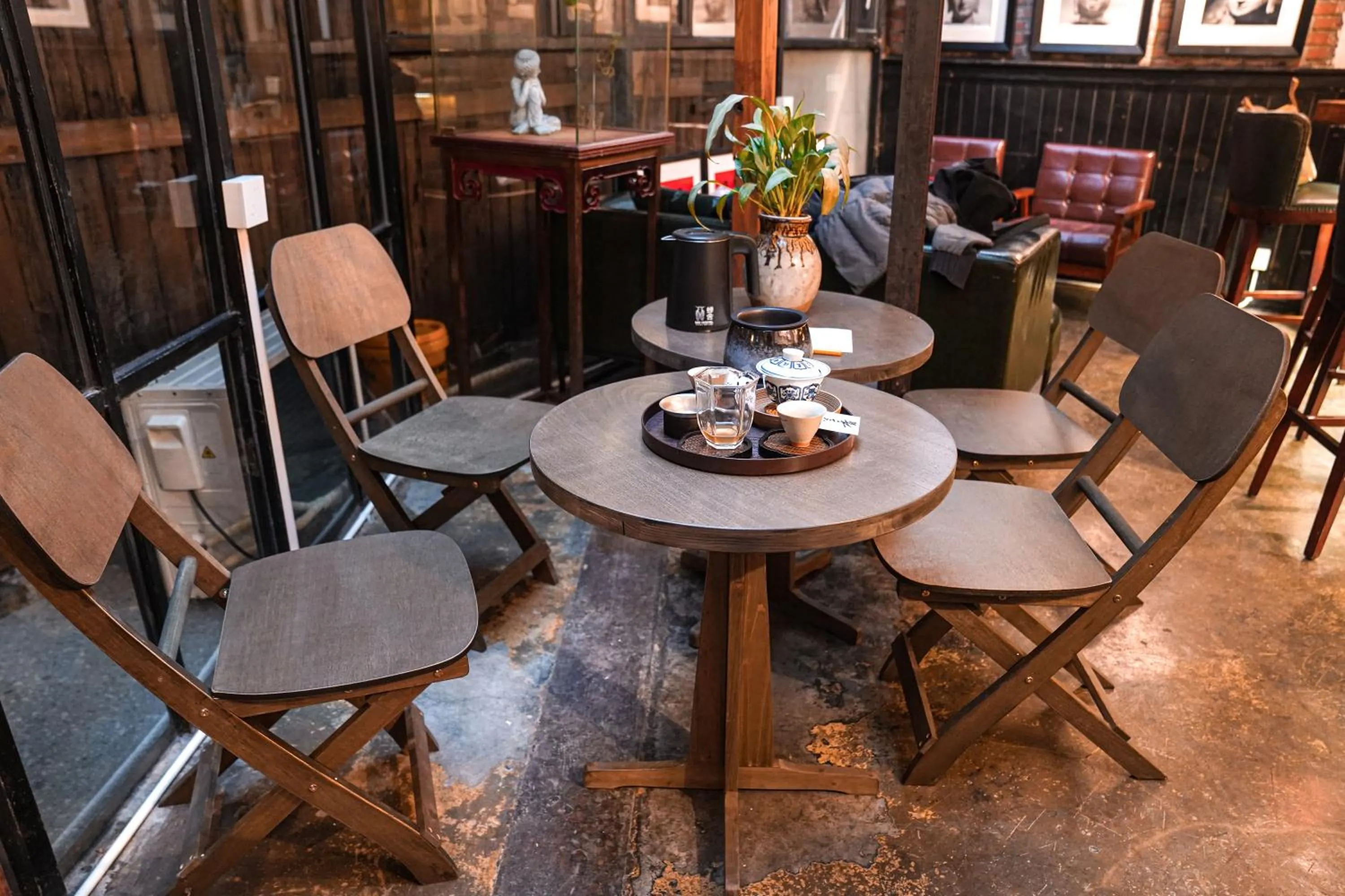 Restaurant/places to eat in POSHPACKER - Chengdu Mix Hostel - Cicada Zen Yard