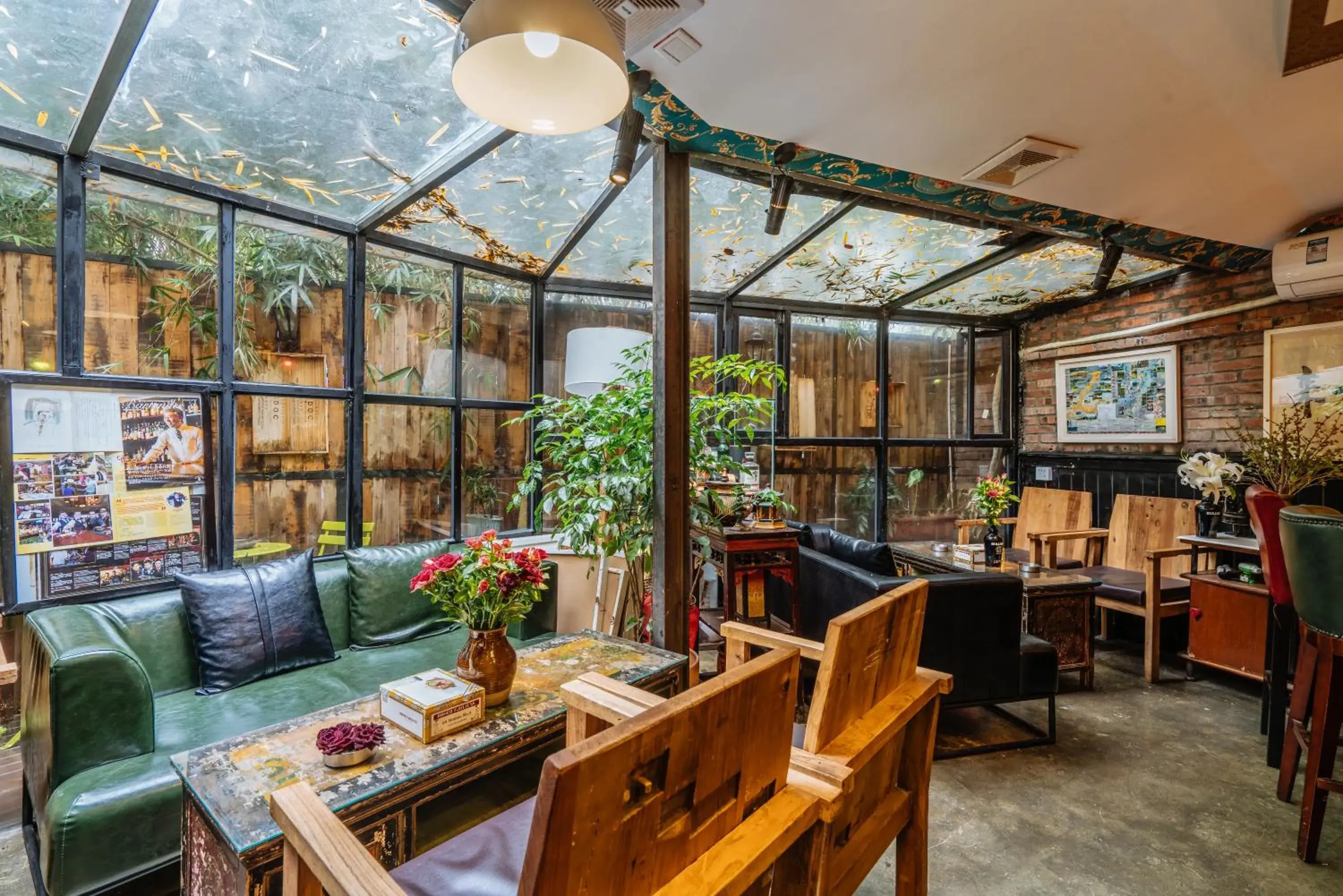 Lounge or bar in Chengdu Mix Hostel - Next To Wenshu Monastery - Sichuan Style Chill & Social Courtyard House - Free Activities - Friendly English Speaking Staff - Tibet, Panda, Buddha & Snow Mountain Tours Lounge or bar in Chengdu Mix Hostel - Next To Wenshu Monastery - Sichuan Style Chill & Social Courtyard House - Free Activities - Friendly English Speaking Staff - Tibet, Panda, Buddha & Snow Mountain Tours