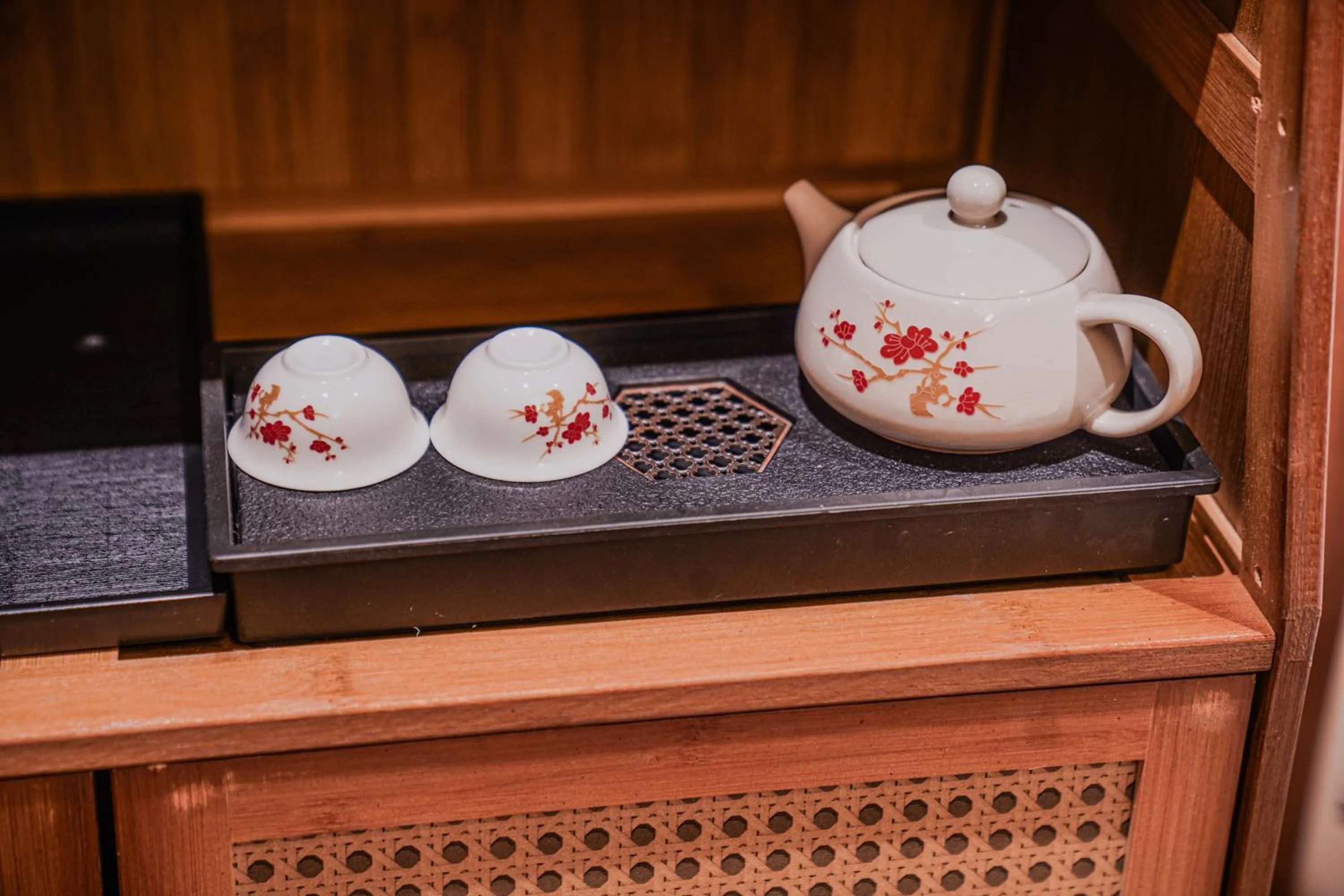 Coffee/tea facilities in POSHPACKER - Chengdu Mix Hostel - Cicada Zen Yard