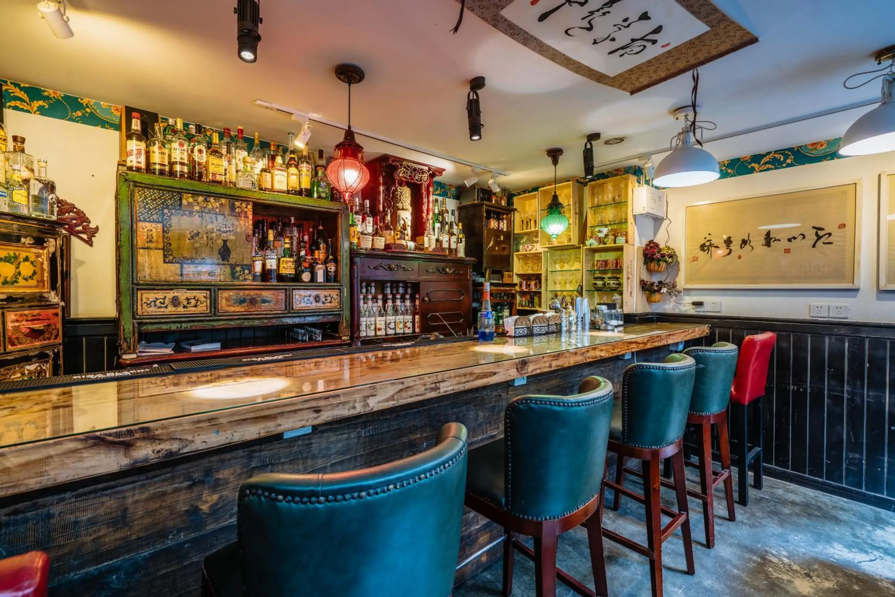 Lounge or bar in Chengdu Mix Hostel - Next To Wenshu Monastery - Sichuan Style Chill & Social Courtyard House - Free Activities - Friendly English Speaking Staff - Tibet, Panda, Buddha & Snow Mountain Tours Lounge or bar in Chengdu Mix Hostel - Next To Wenshu Monastery - Sichuan Style Chill & Social Courtyard House - Free Activities - Friendly English Speaking Staff - Tibet, Panda, Buddha & Snow Mountain Tours