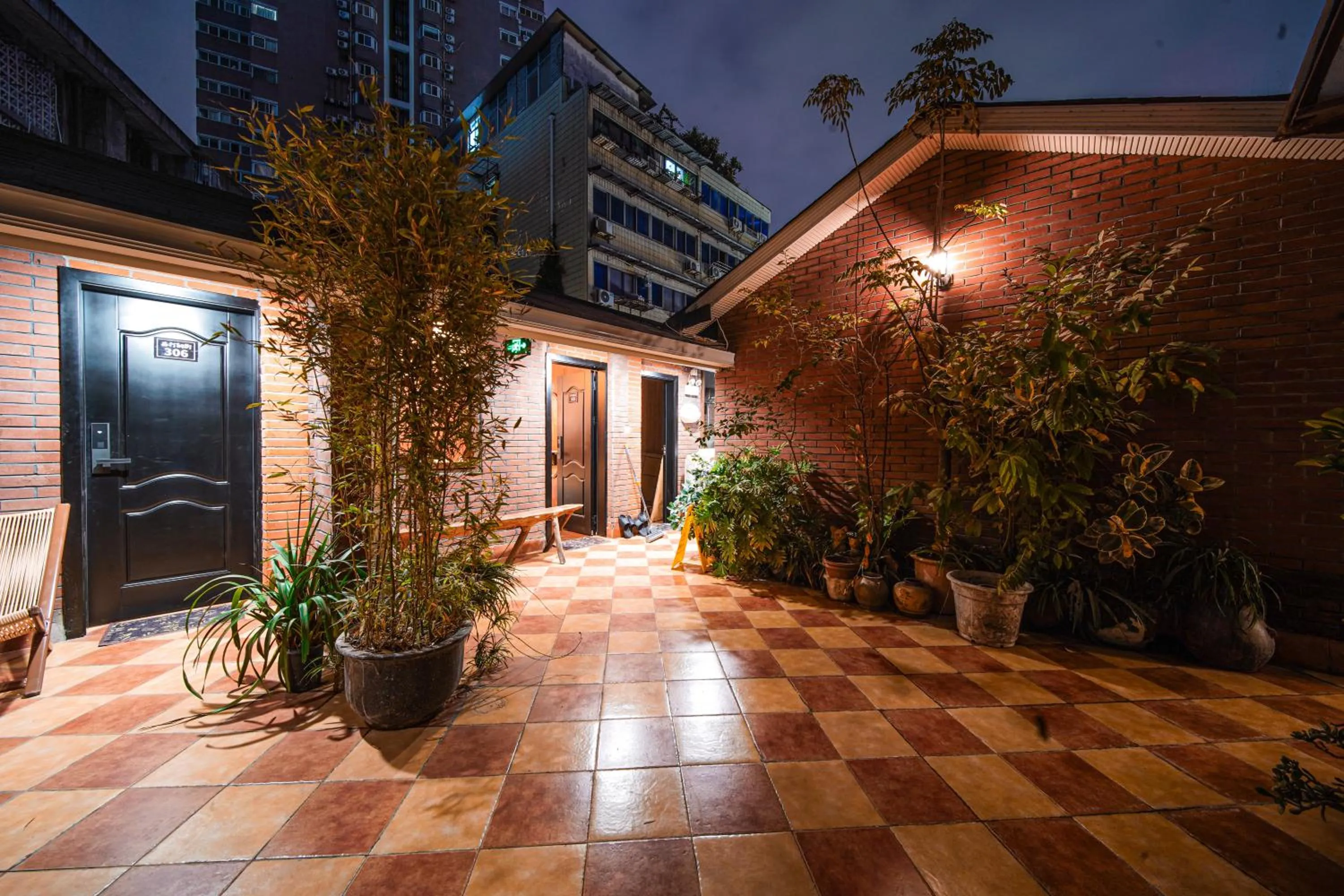 Garden in POSHPACKER - Chengdu Mix Hostel - Cicada Zen Yard