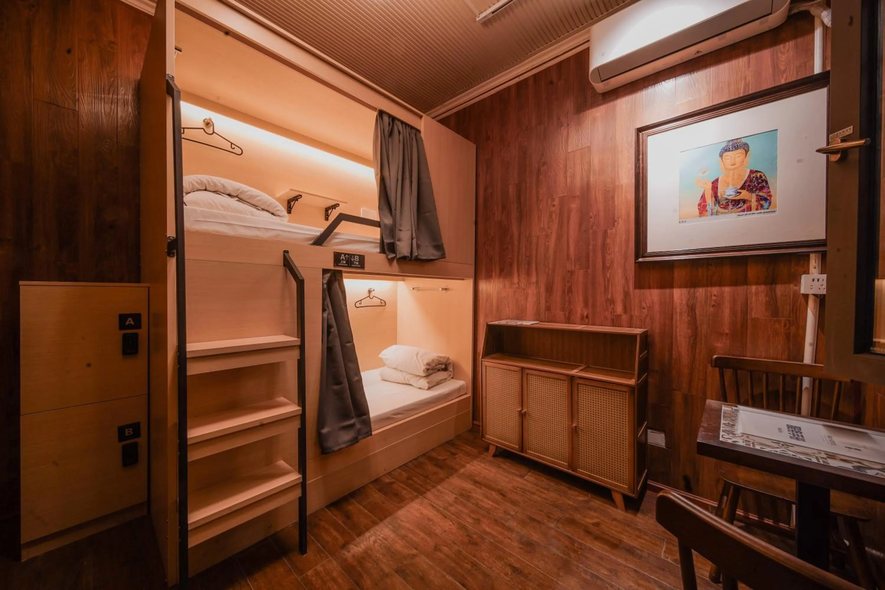 bunk bed, Bed in POSHPACKER - Chengdu Mix Hostel - Cicada Zen Yard