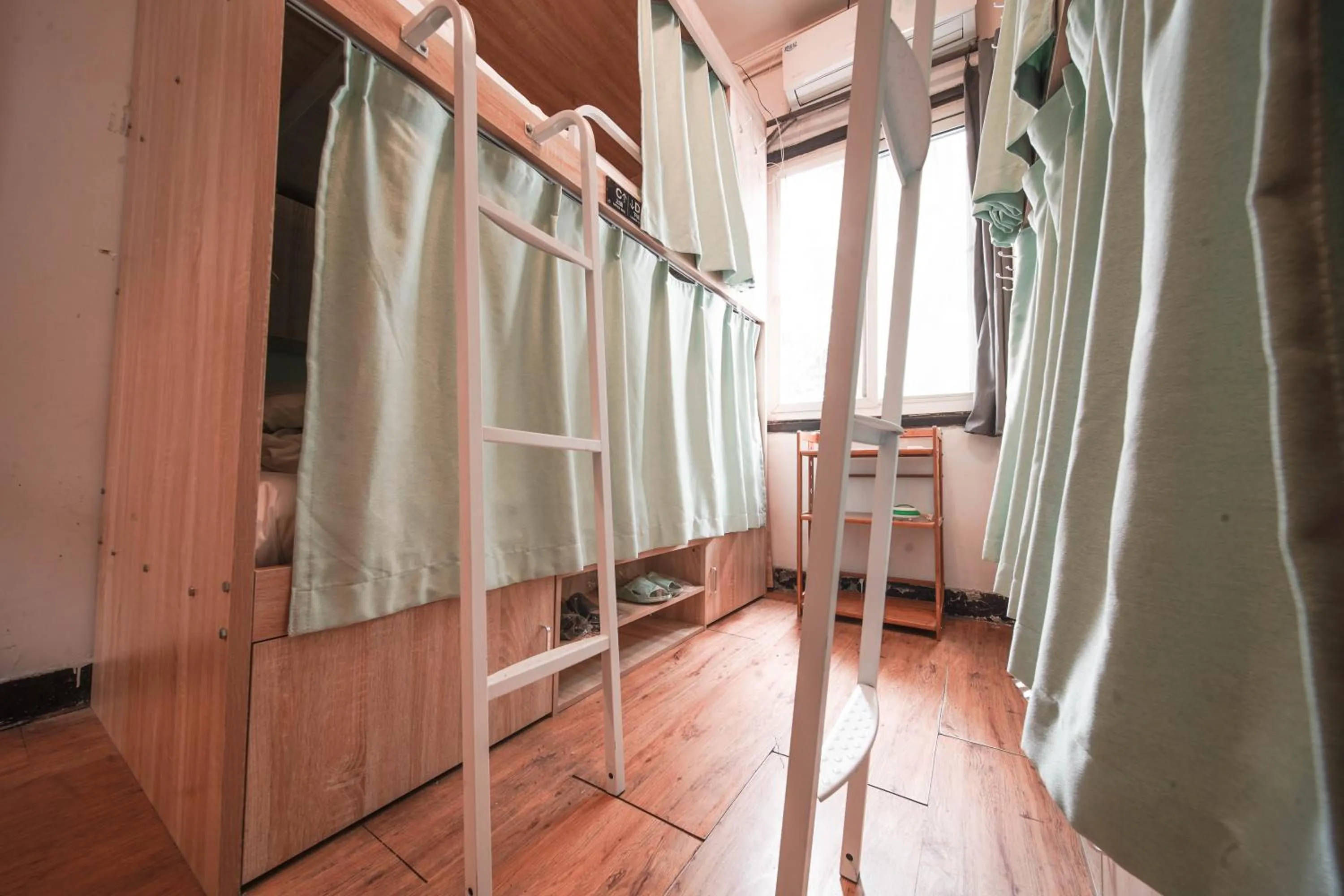 bunk bed in Chengdu Mix Hostel