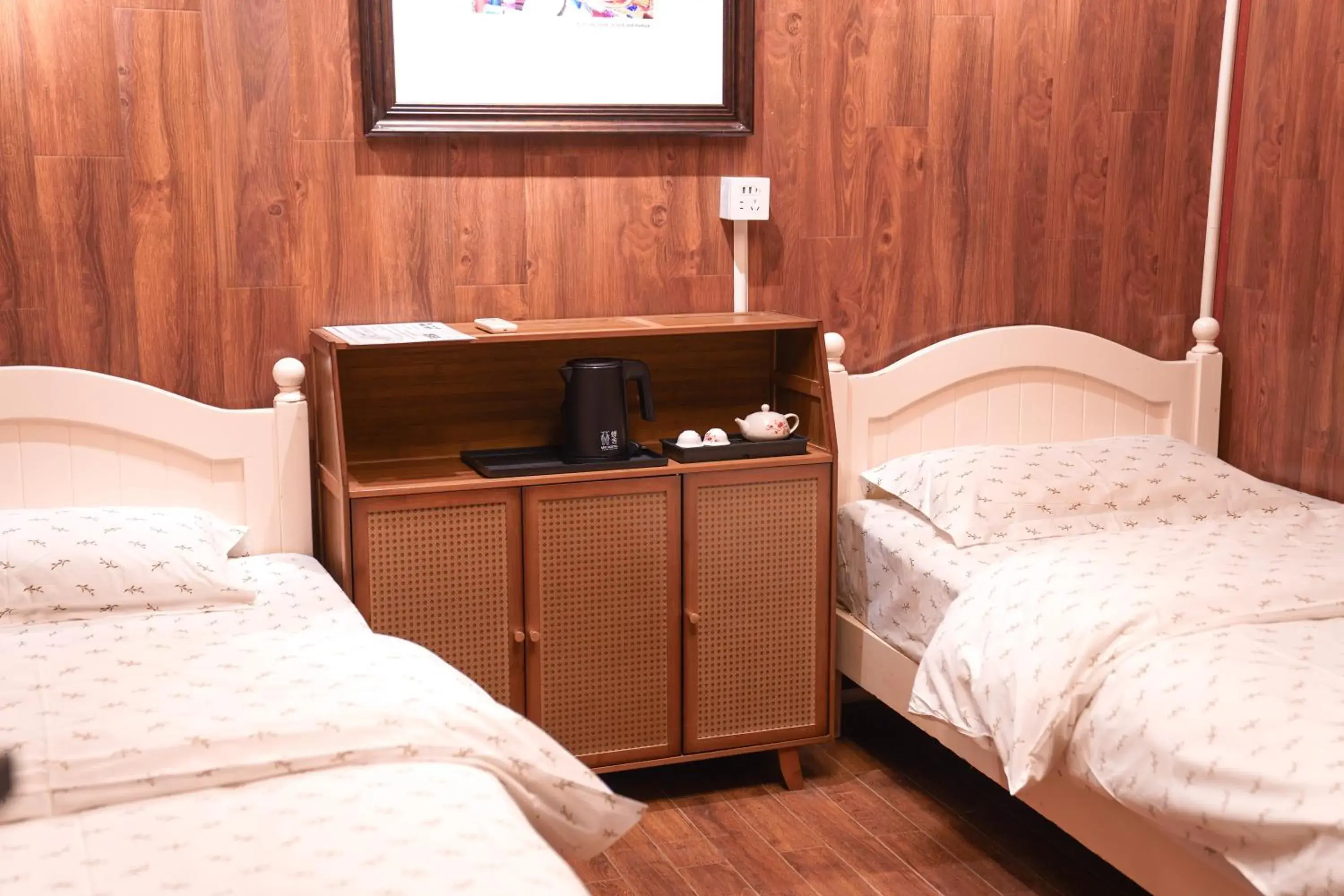 Comfort Twin Room in POSHPACKER - Chengdu Mix Hostel - Cicada Zen Yard Comfort Twin Room in POSHPACKER - Chengdu Mix Hostel - Cicada Zen Yard