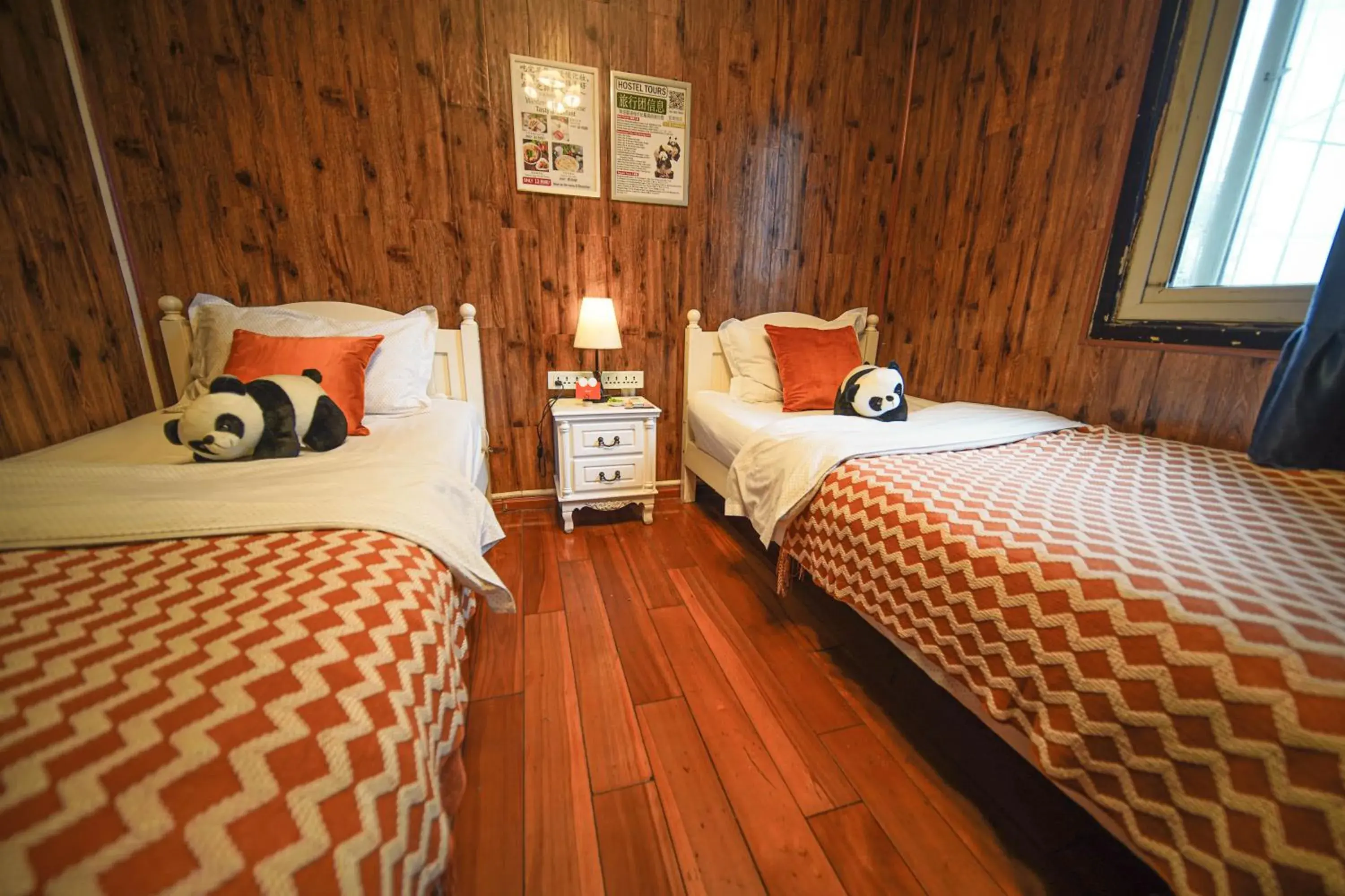 Bedroom, Bed in Chengdu Mix Hostel - Next To Wenshu Monastery - Sichuan Style Chill & Social Courtyard House - Free Activities - Friendly English Speaking Staff - Tibet, Panda, Buddha & Snow Mountain Tours Bedroom, Bed in Chengdu Mix Hostel - Next To Wenshu Monastery - Sichuan Style Chill & Social Courtyard House - Free Activities - Friendly English Speaking Staff - Tibet, Panda, Buddha & Snow Mountain Tours