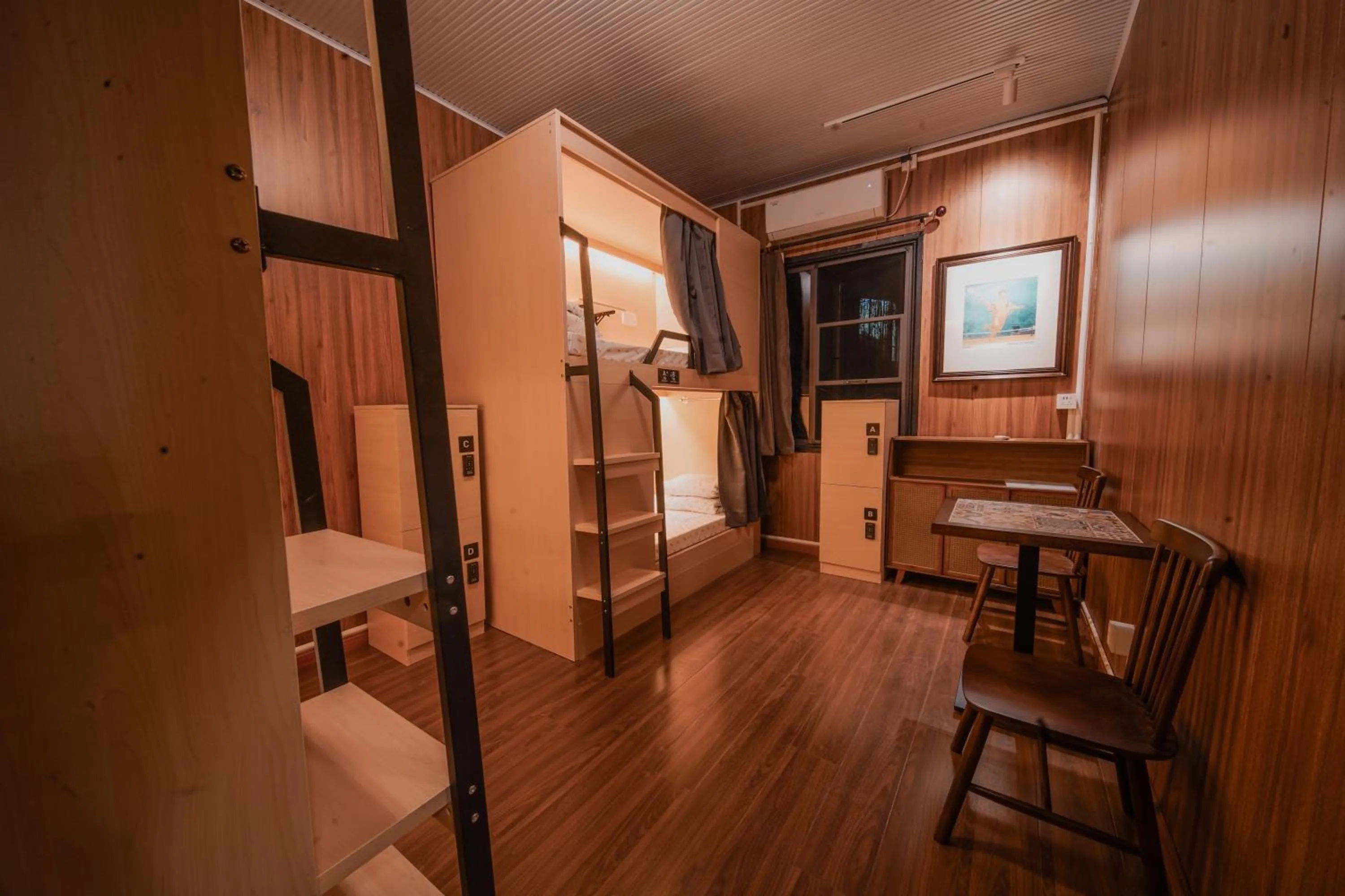 bunk bed in POSHPACKER - Chengdu Mix Hostel - Cicada Zen Yard