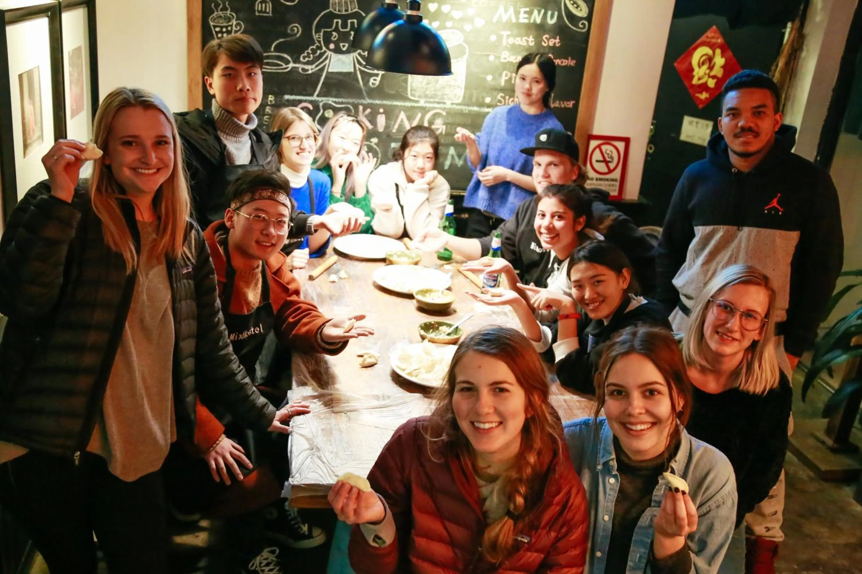 Communal lounge/ TV room in Chengdu Mix Hostel