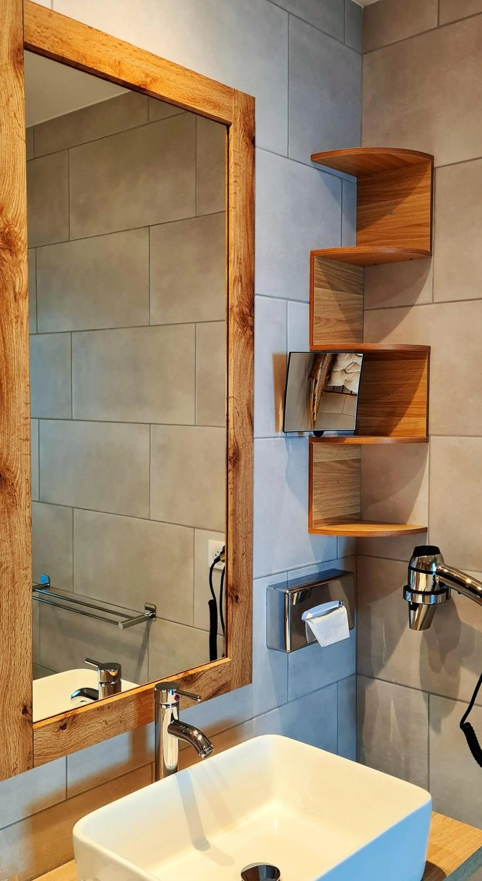 Bathroom in Hôtel La Villa Juan Beach