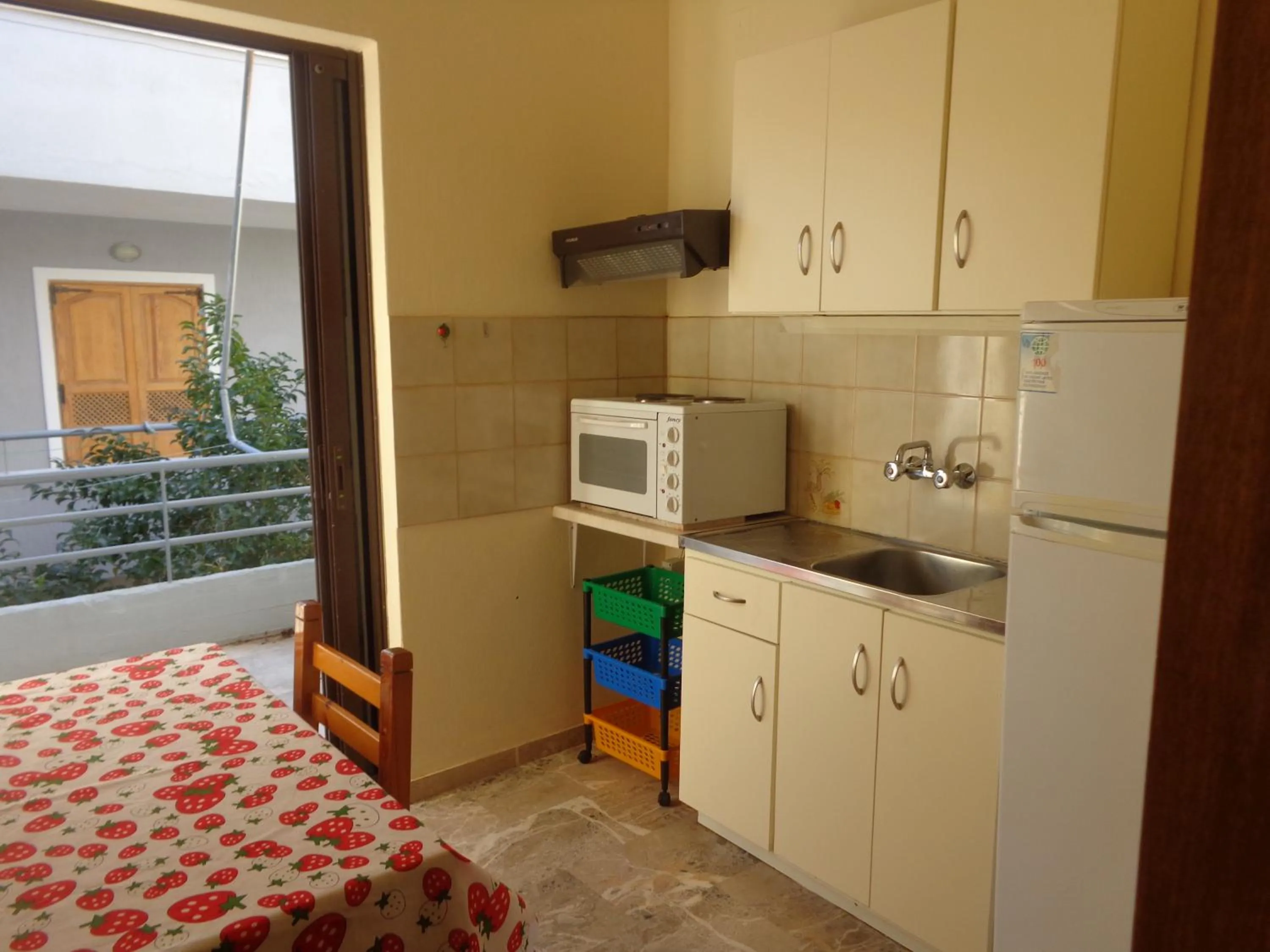 Kitchen or kitchenette in Finikas