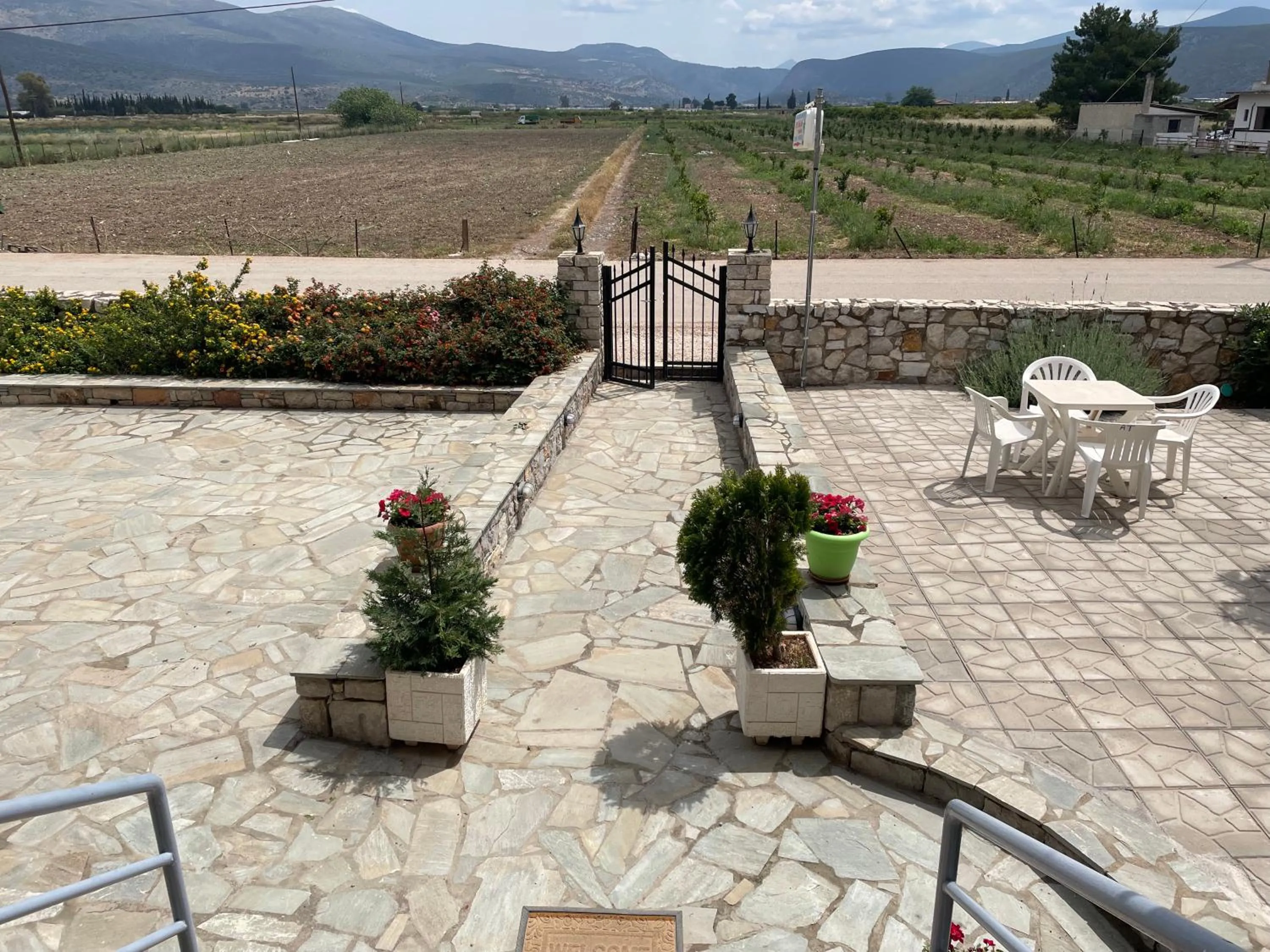 Patio in Finikas