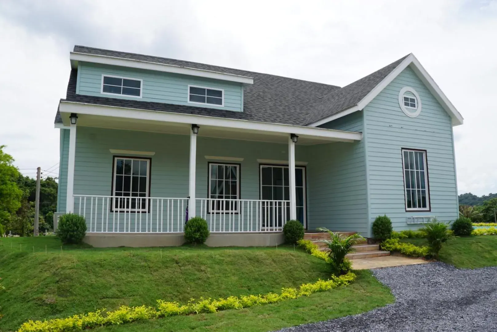 Three-Bedroom Bungalow in Evie Mae Resort Three-Bedroom Bungalow in Evie Mae Resort