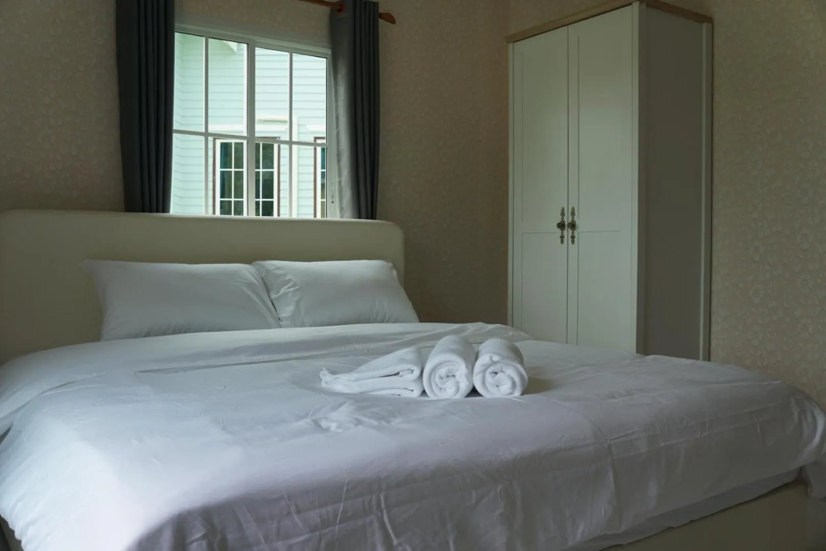 Bed in Evie Mae Resort