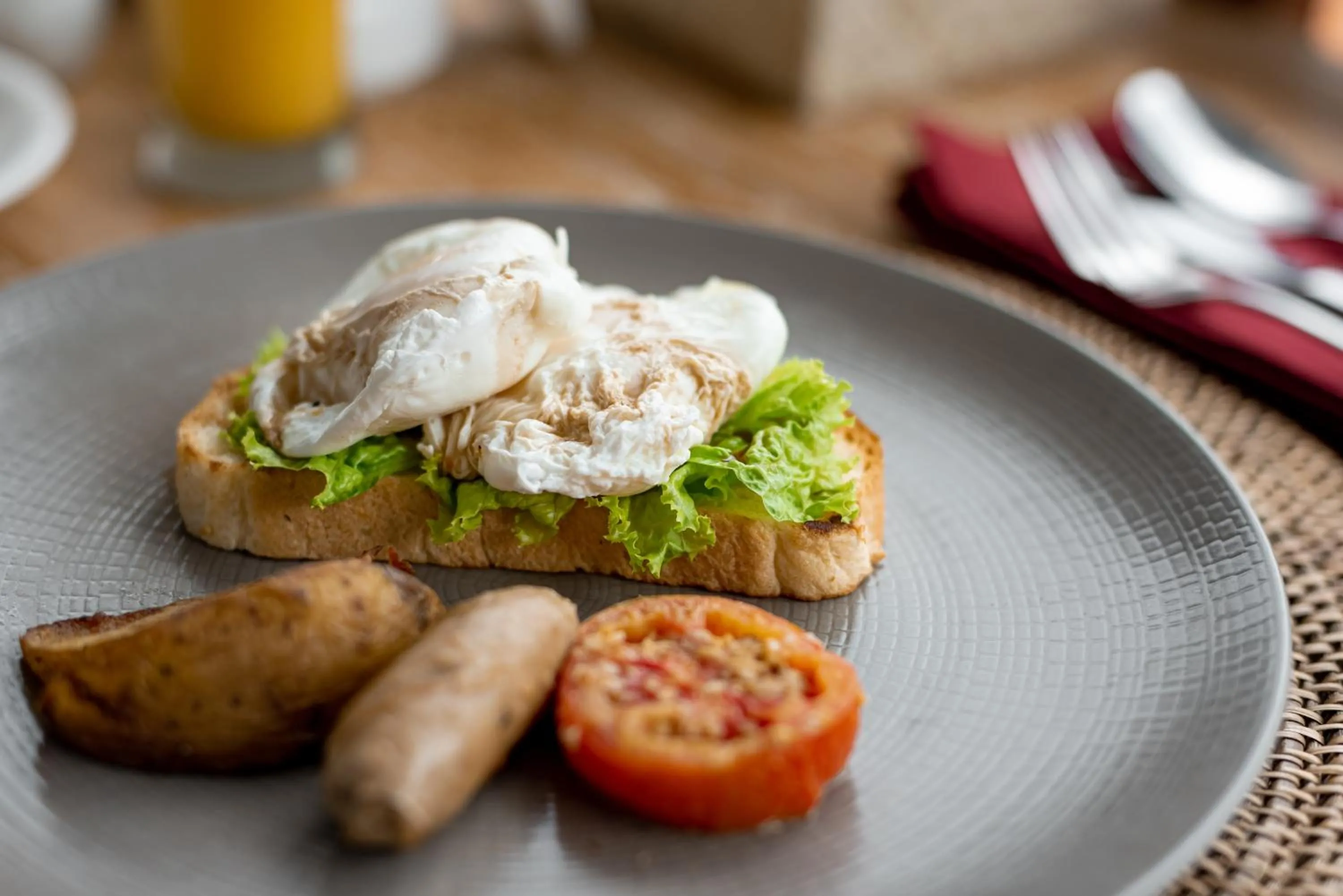 Food and drinks in Santosha Place