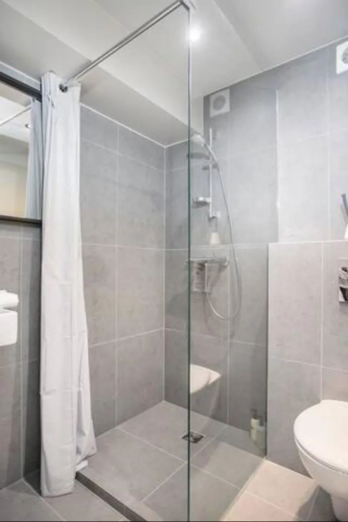 Shower in Vesturgata