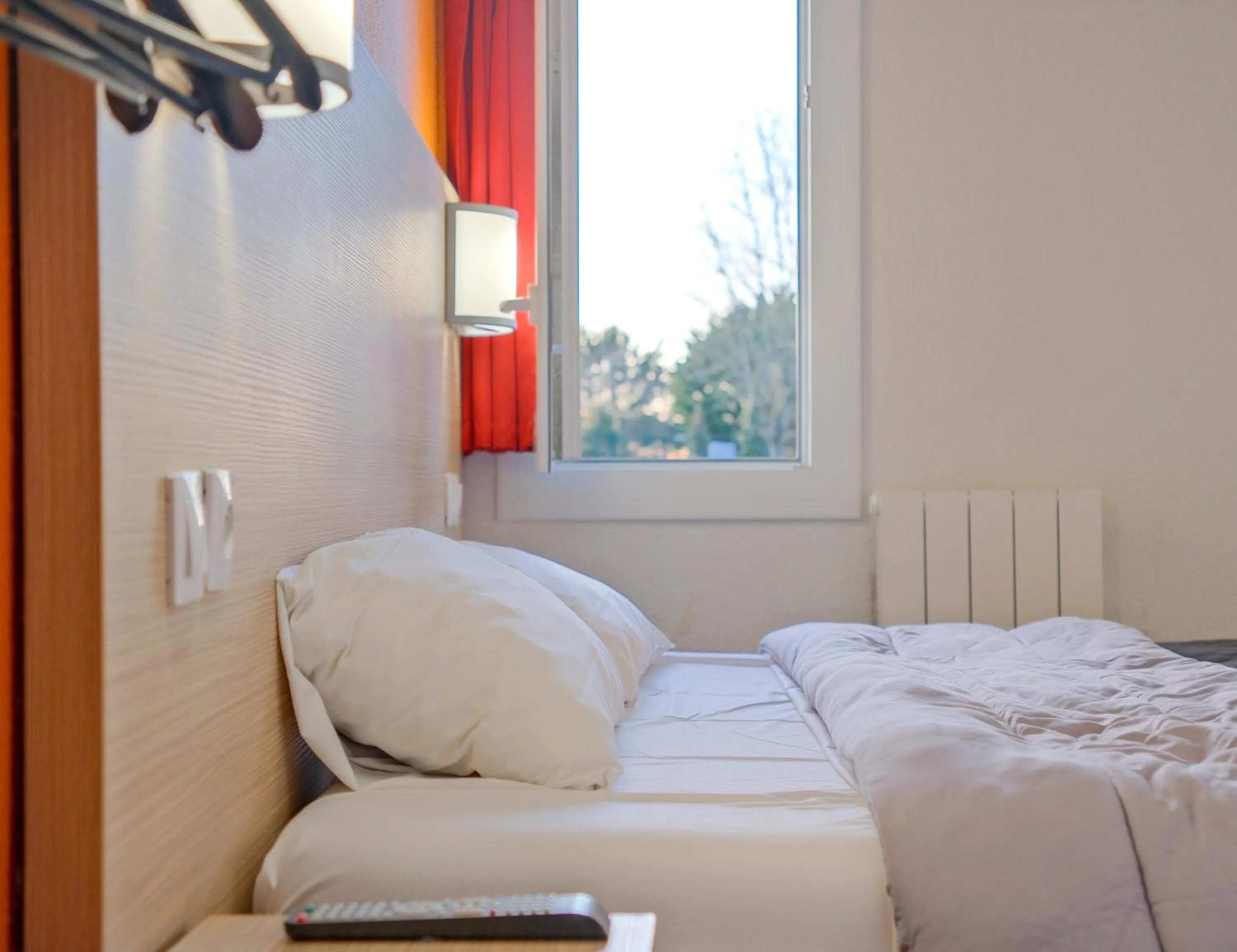 Bedroom, Bed in Classic Hôtel - Fontenay-Trésigny