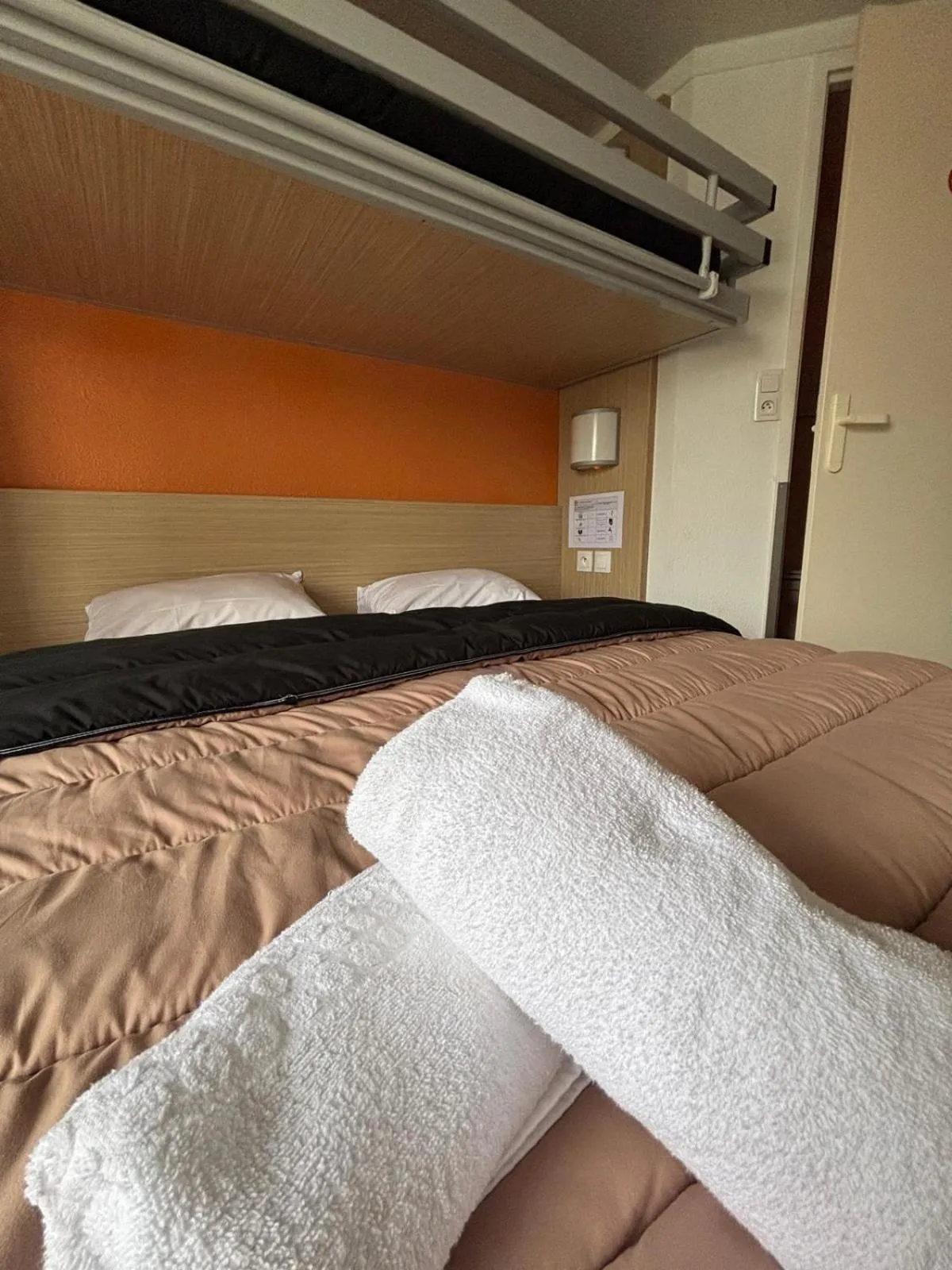 Bedroom, Bed in Classic Hôtel - Fontenay-Trésigny