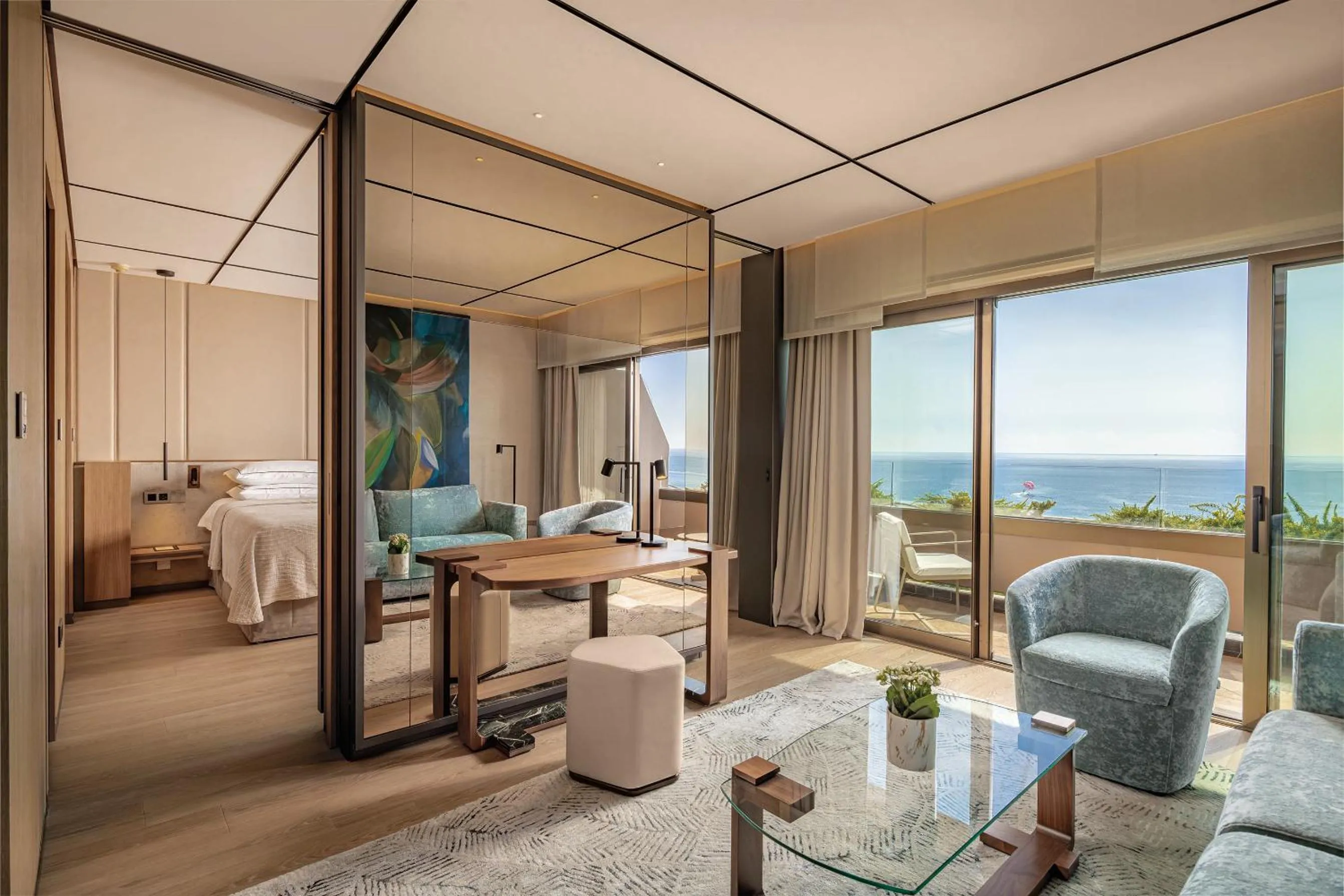 Seating area, Bed in Four Seasons Hotel