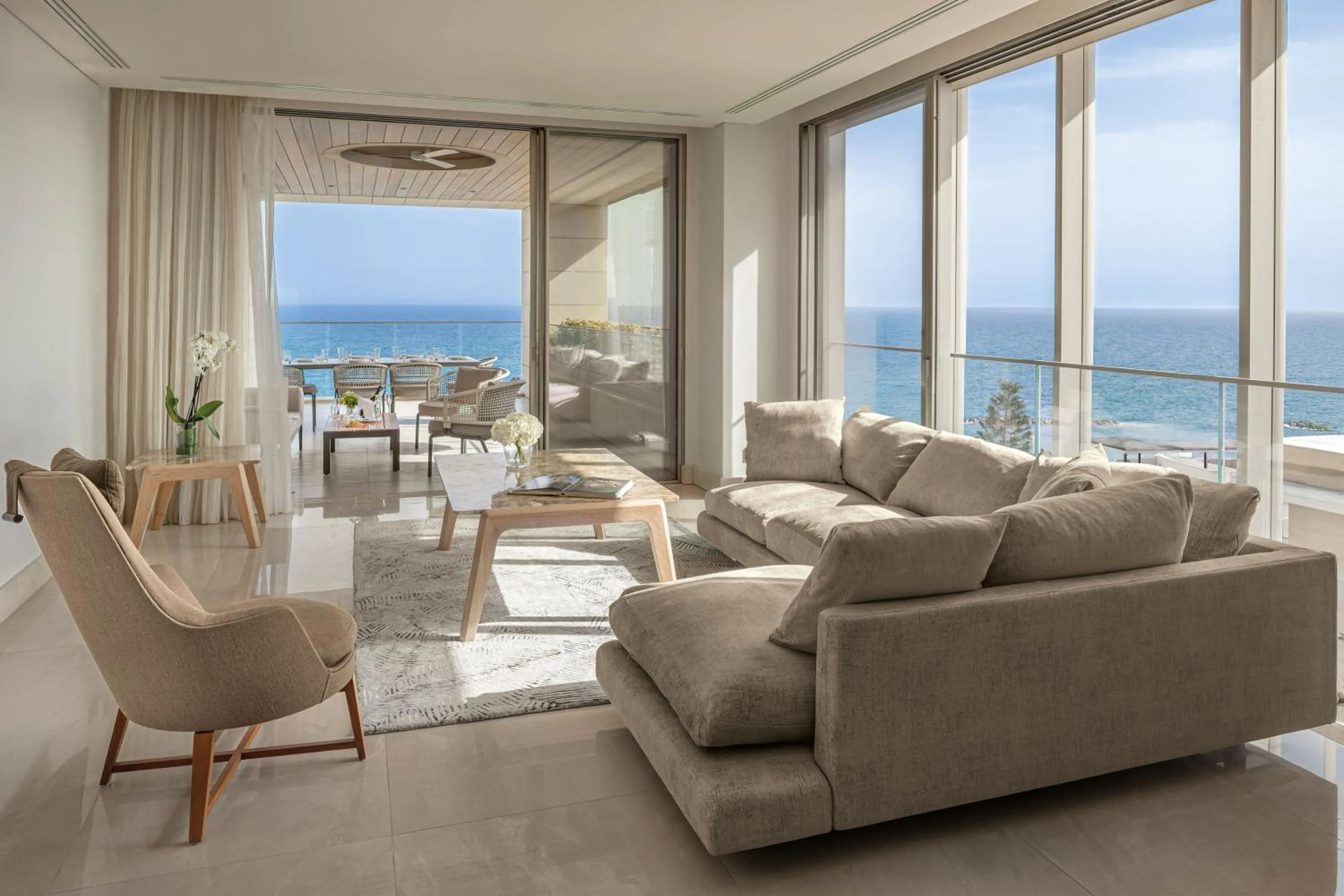 Living room in Four Seasons Hotel