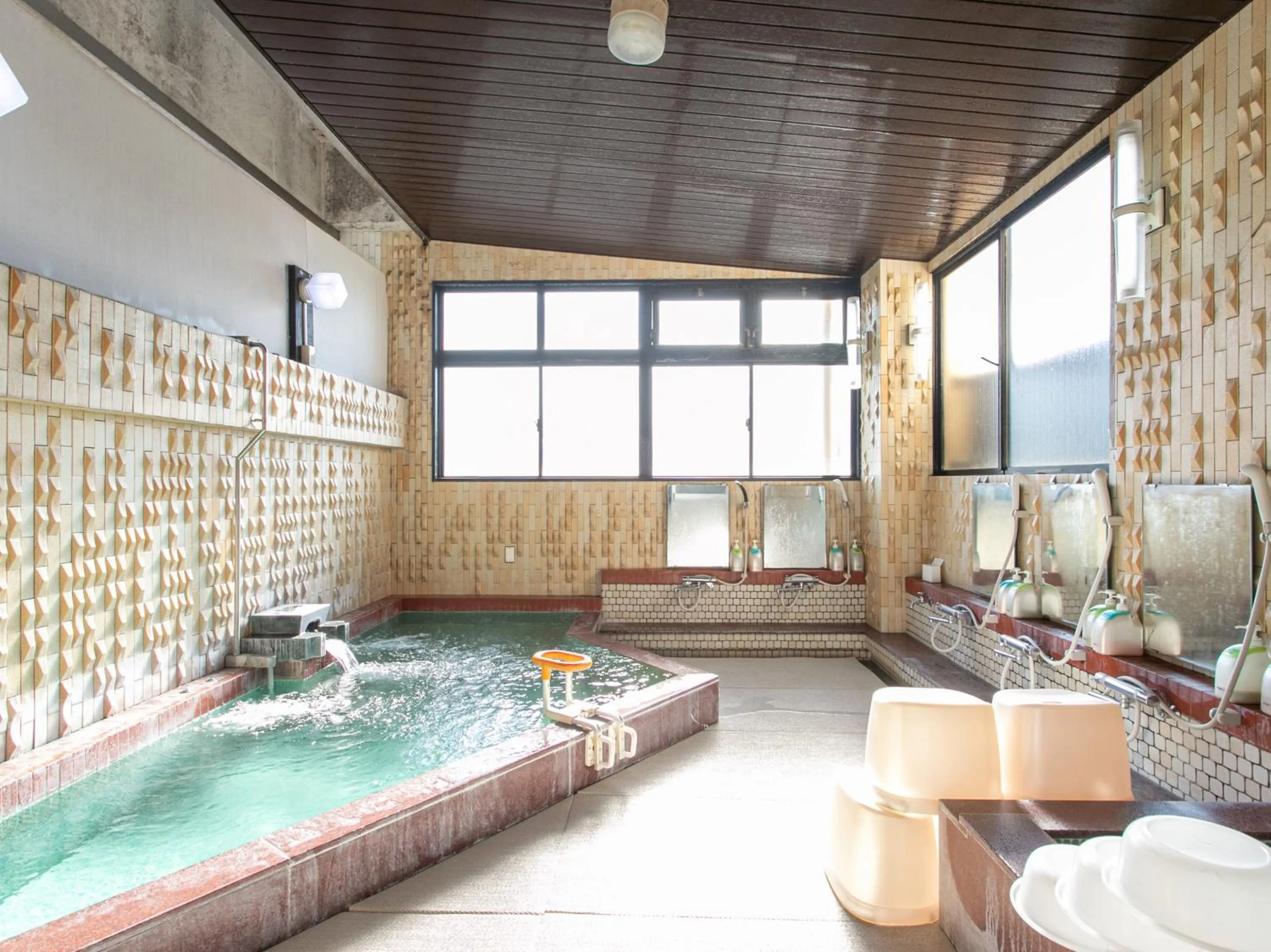 Public Bath in Aqua Garden Hotel Fukumaru