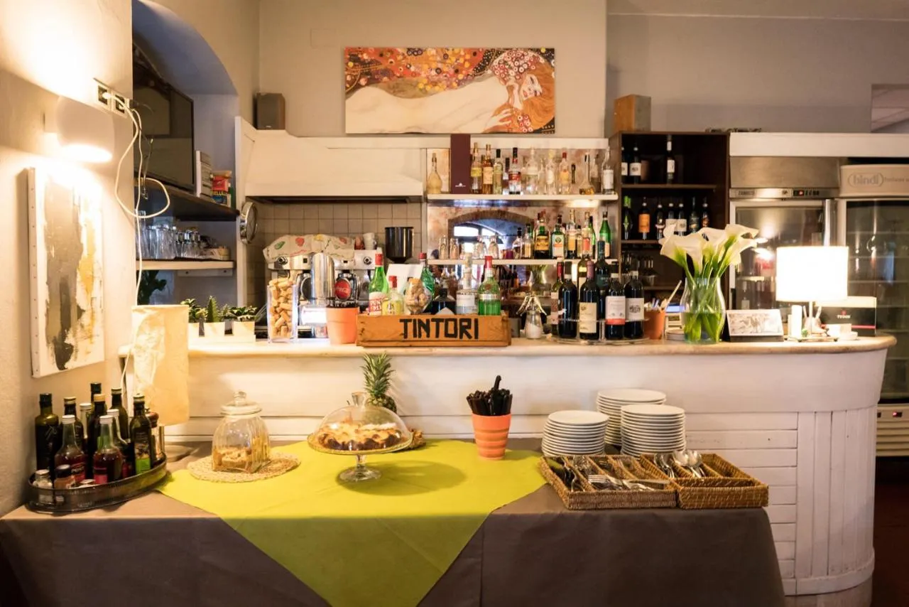 Restaurant/places to eat in Hotel da Renato