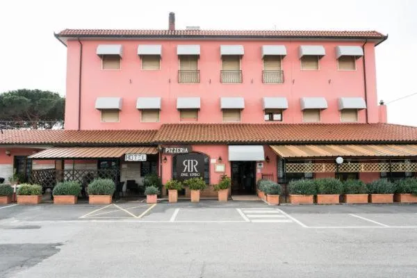 Restaurant/places to eat in Hotel da Renato