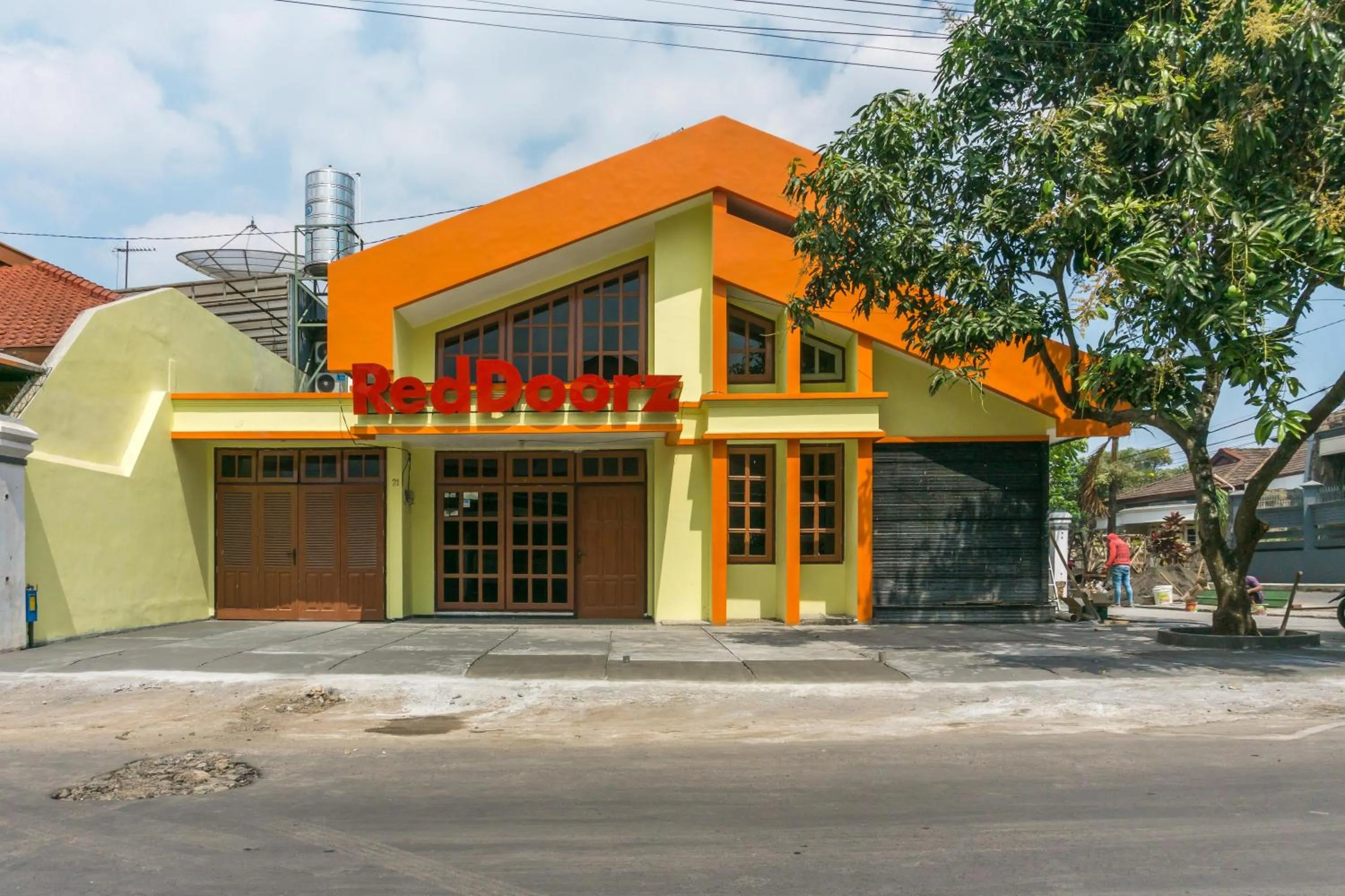 Property building in RedDoorz near Universitas Widyagama Malang