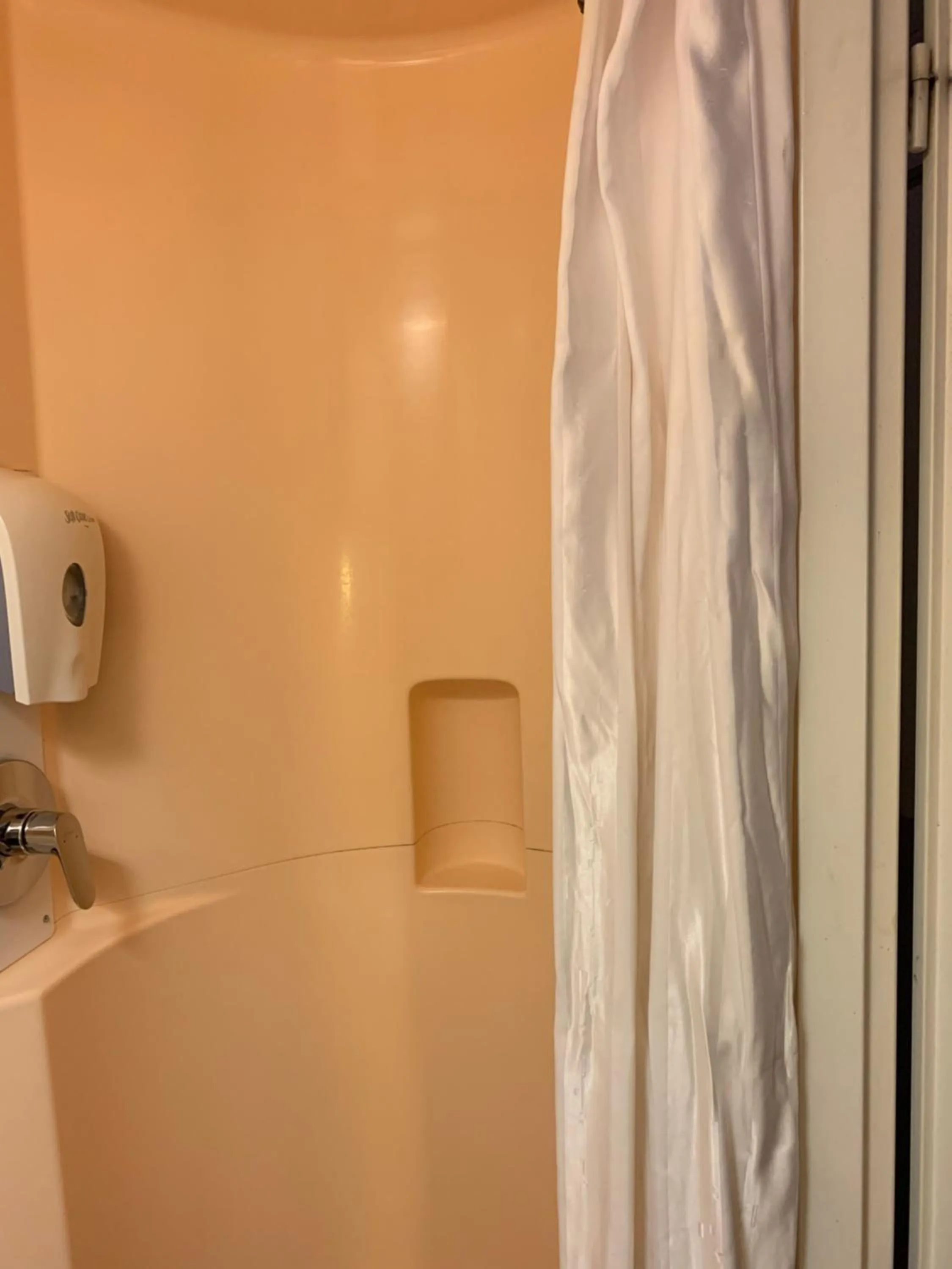 Shower in Premiere Classe Marne La Vallee - Saint Thibault Des Vignes