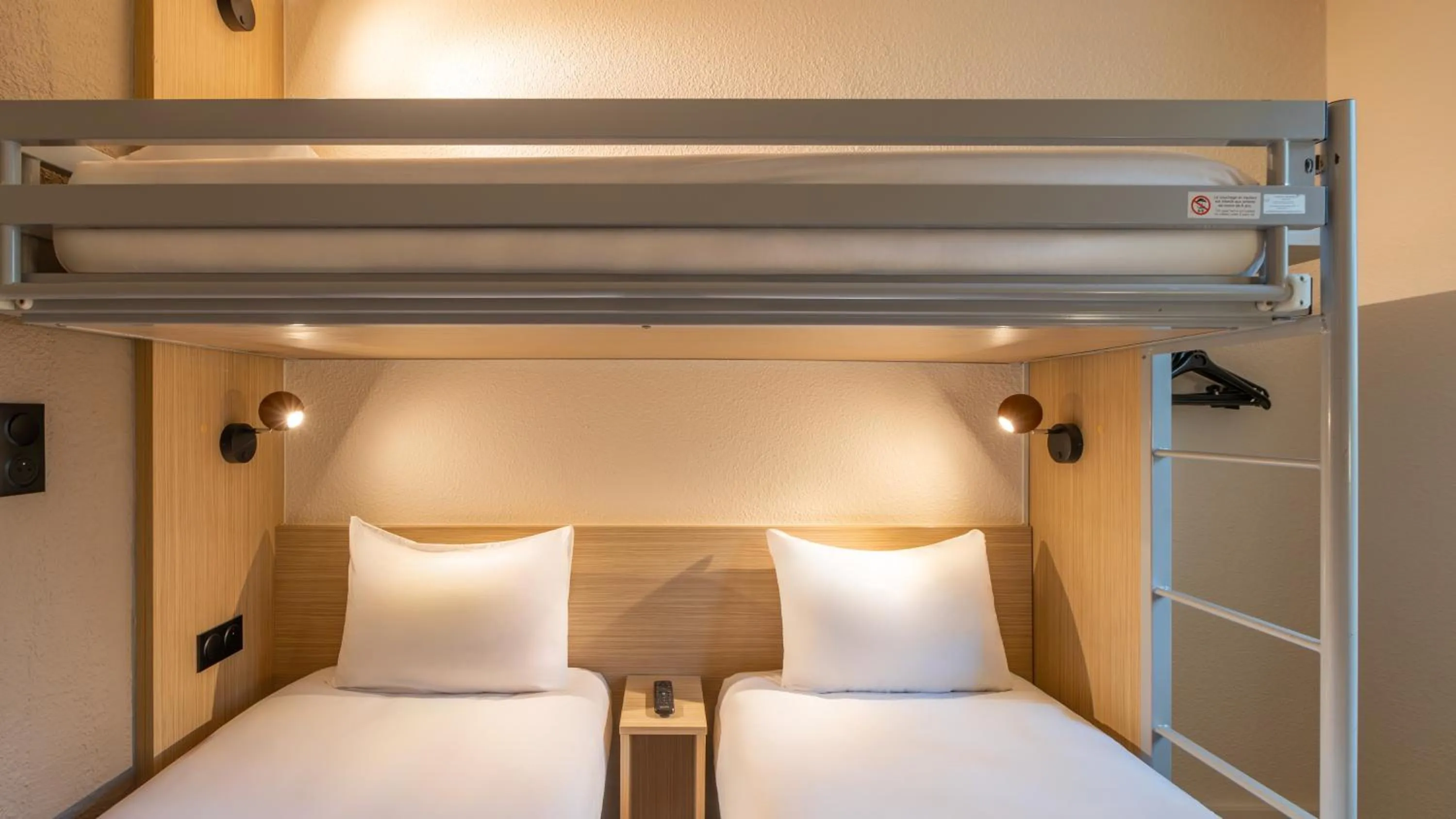 Photo of the whole room, Bed in Premiere Classe Marne La Vallee - Saint Thibault Des Vignes