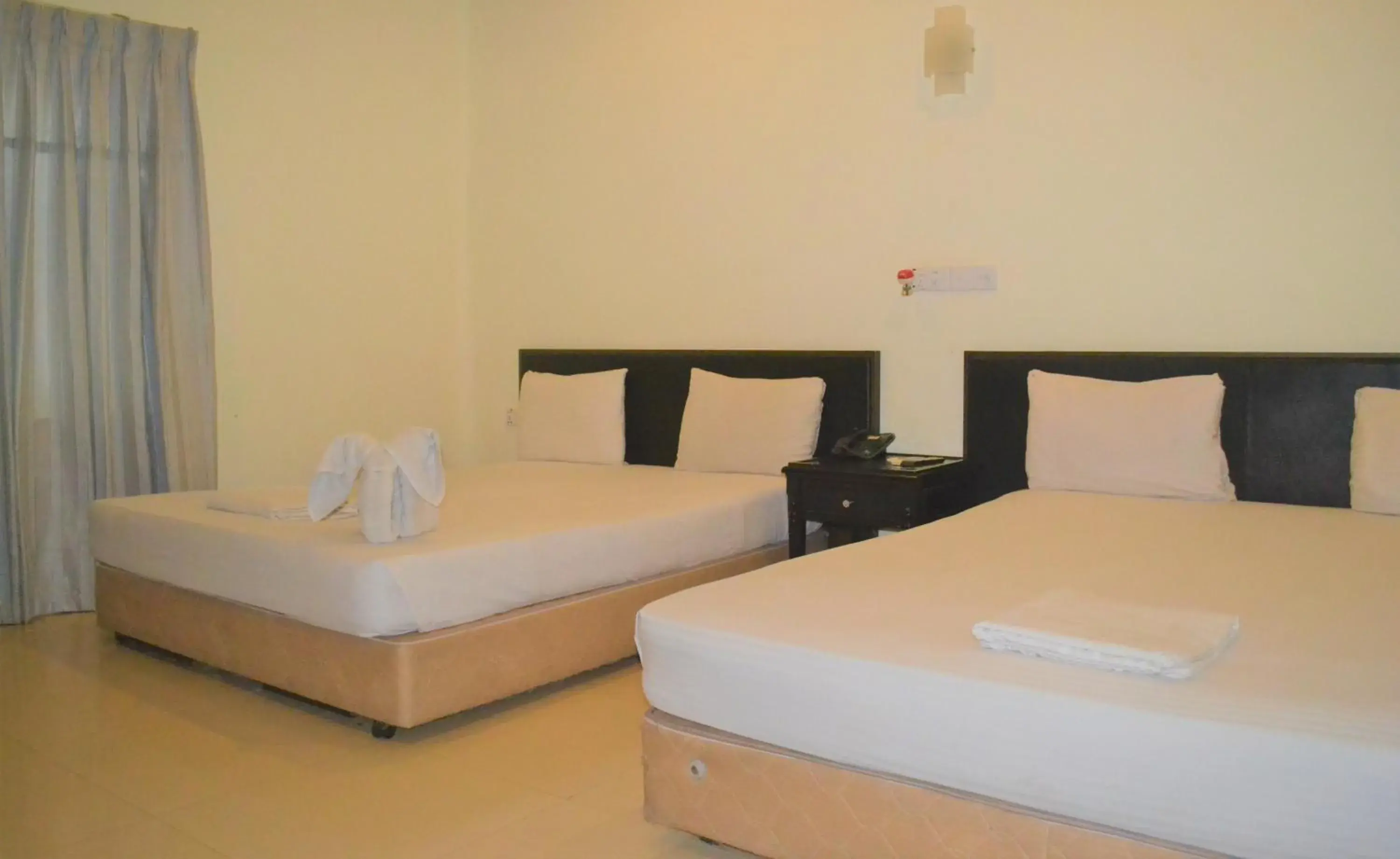 Bedroom, Bed in Green Grass Hotel & Restaurant Bedroom, Bed in Green Grass Hotel & Restaurant