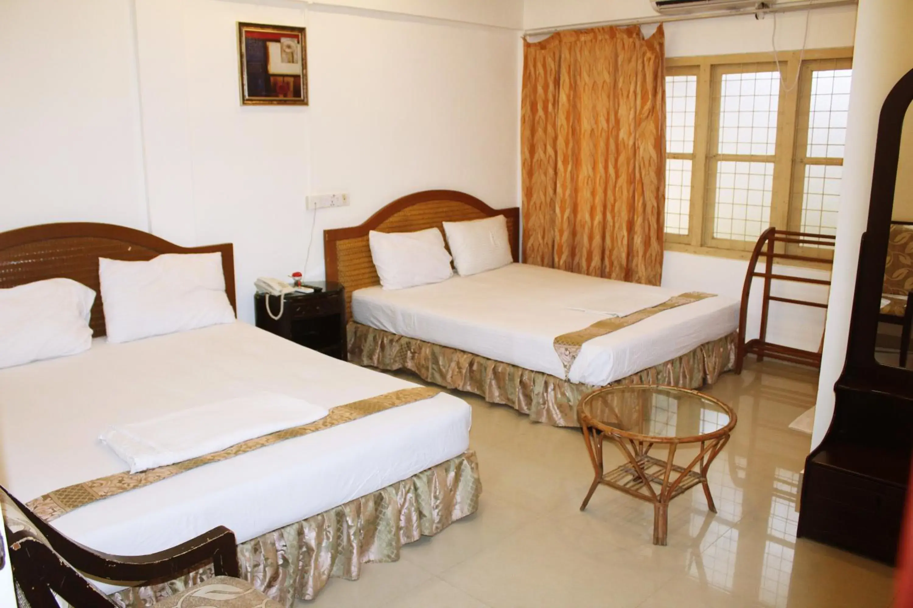 Bedroom, Bed in Green Grass Hotel & Restaurant Bedroom, Bed in Green Grass Hotel & Restaurant