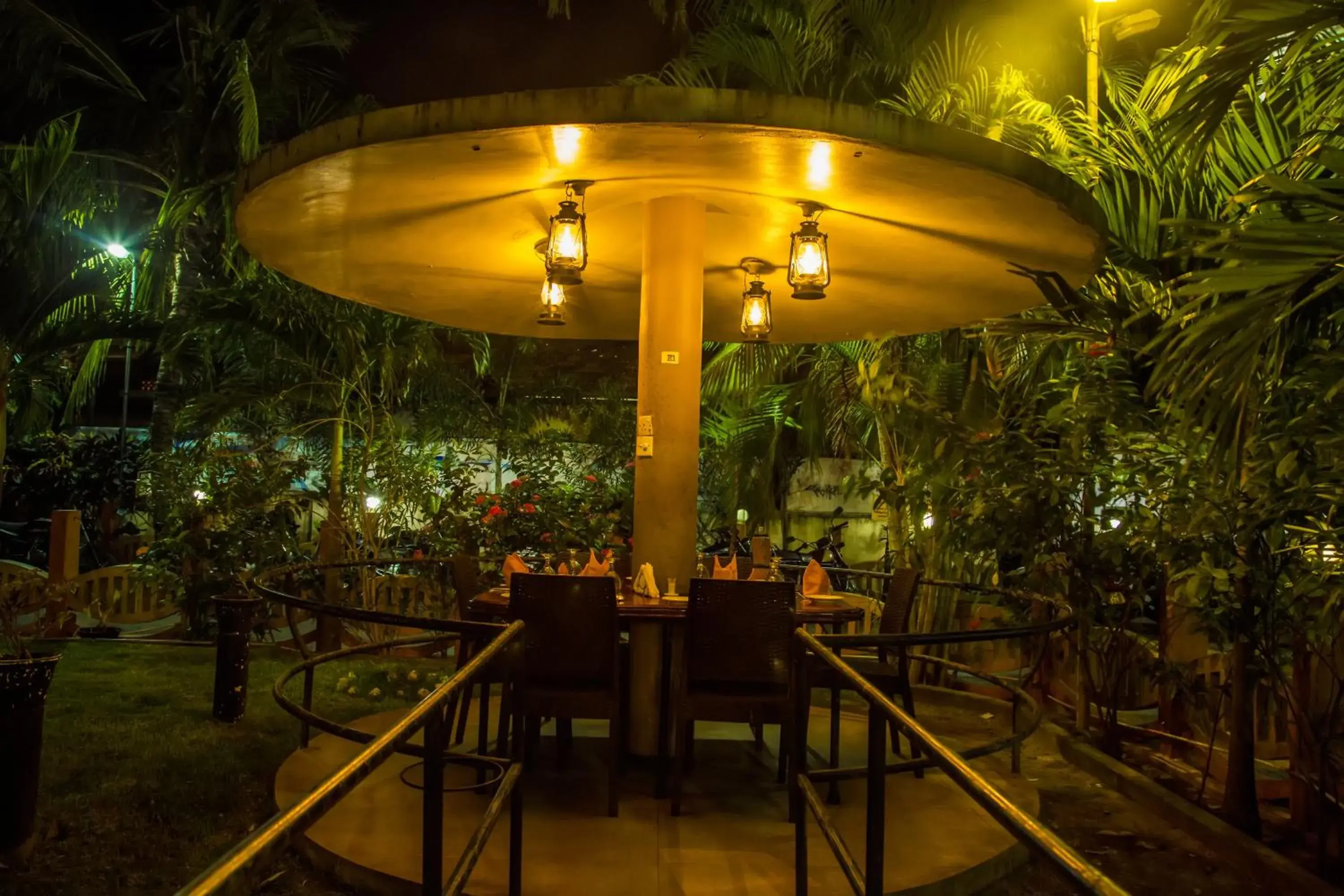 Food in Green Grass Hotel & Restaurant Food in Green Grass Hotel & Restaurant