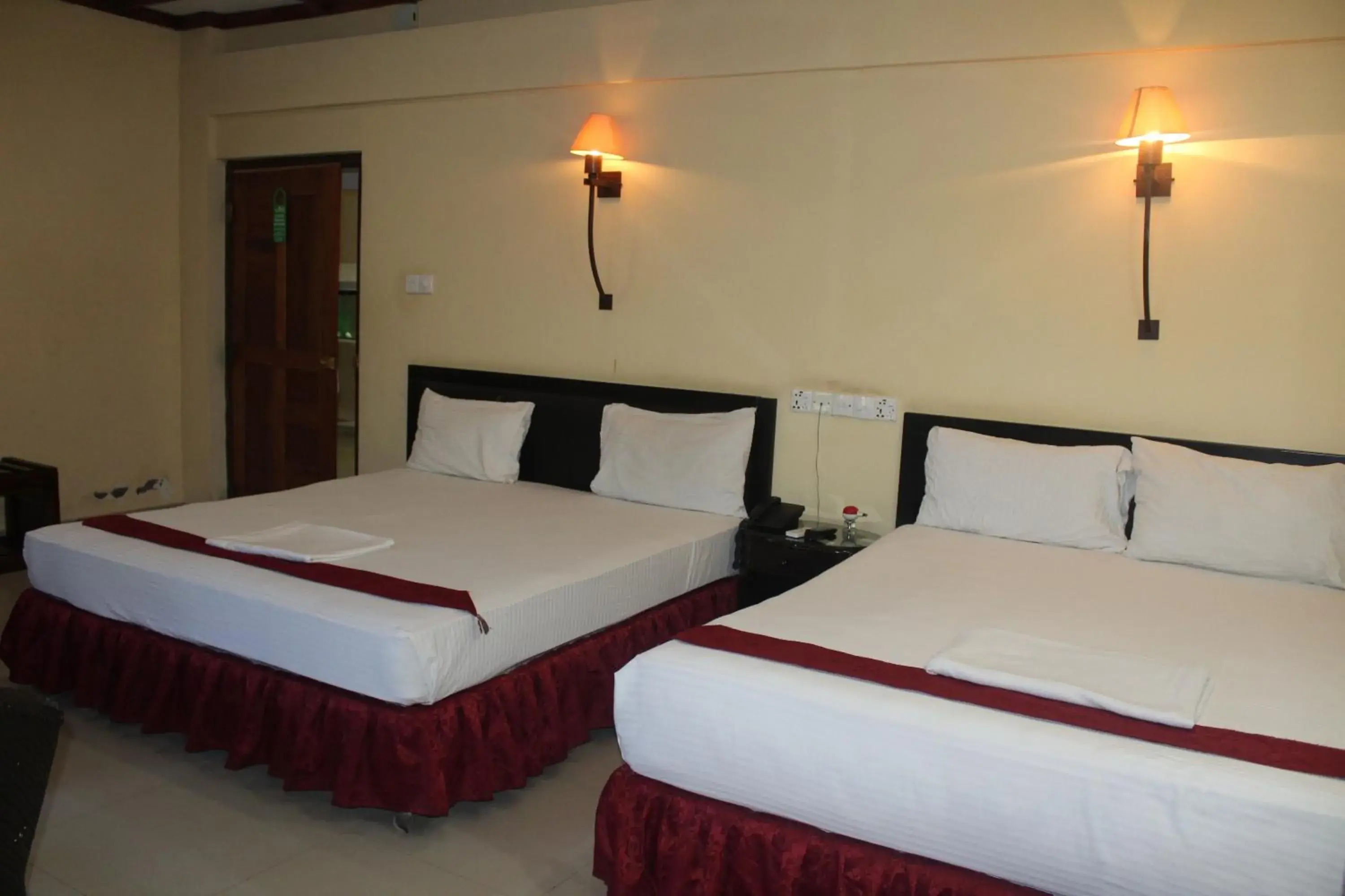 Bedroom, Bed in Green Grass Hotel & Restaurant Bedroom, Bed in Green Grass Hotel & Restaurant