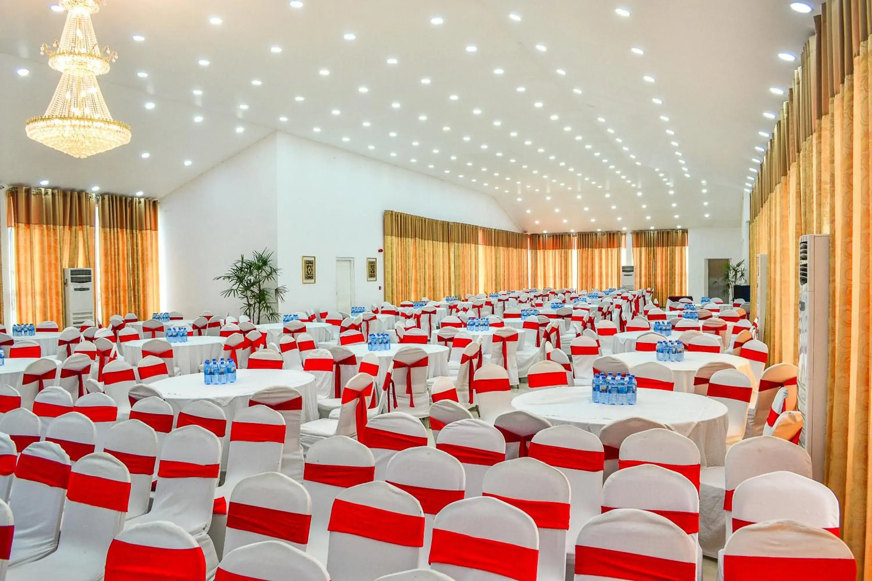Banquet/Function facilities in Green Grass Hotel & Restaurant Banquet/Function facilities in Green Grass Hotel & Restaurant